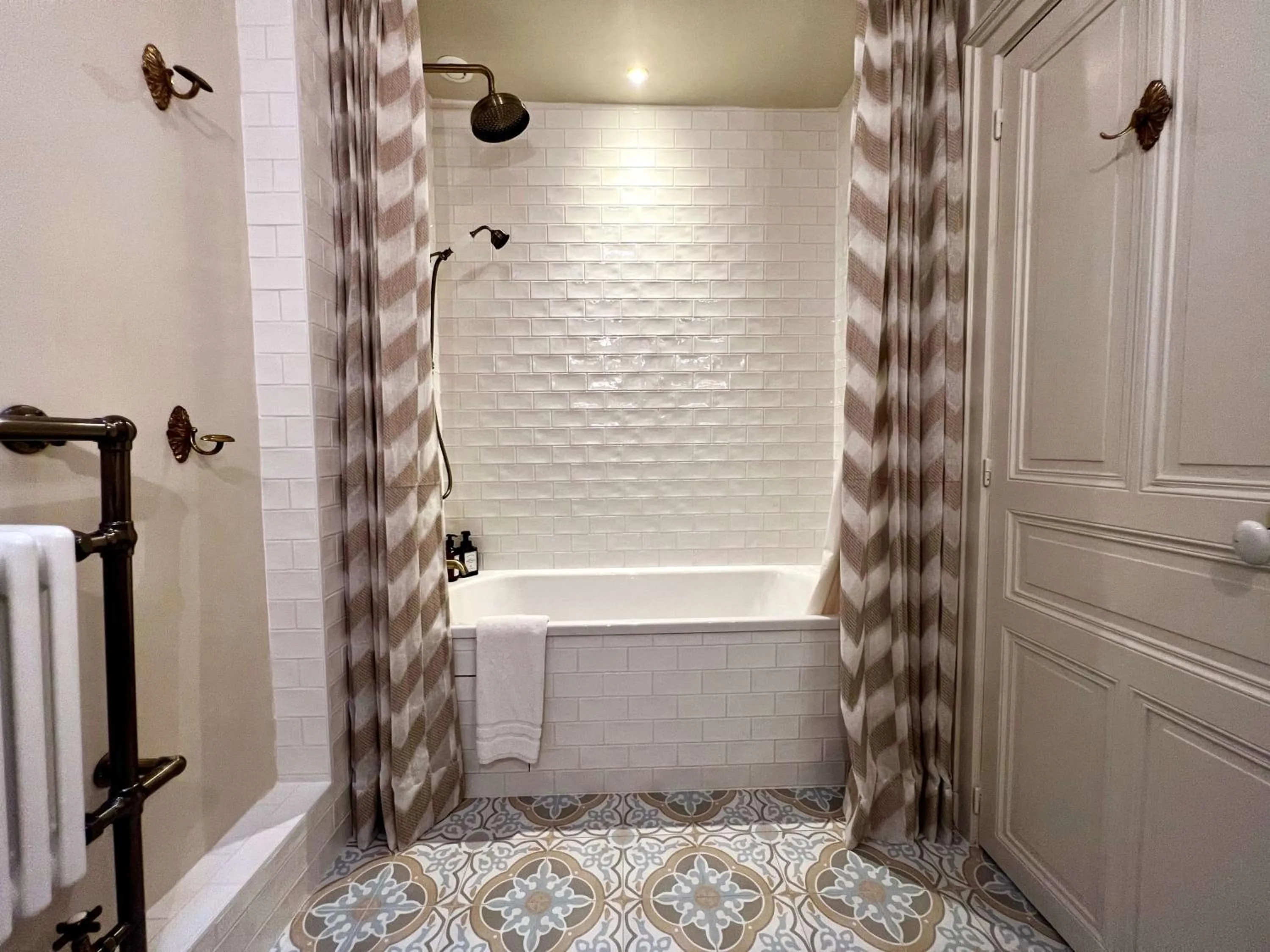 Shower in Maison Loire