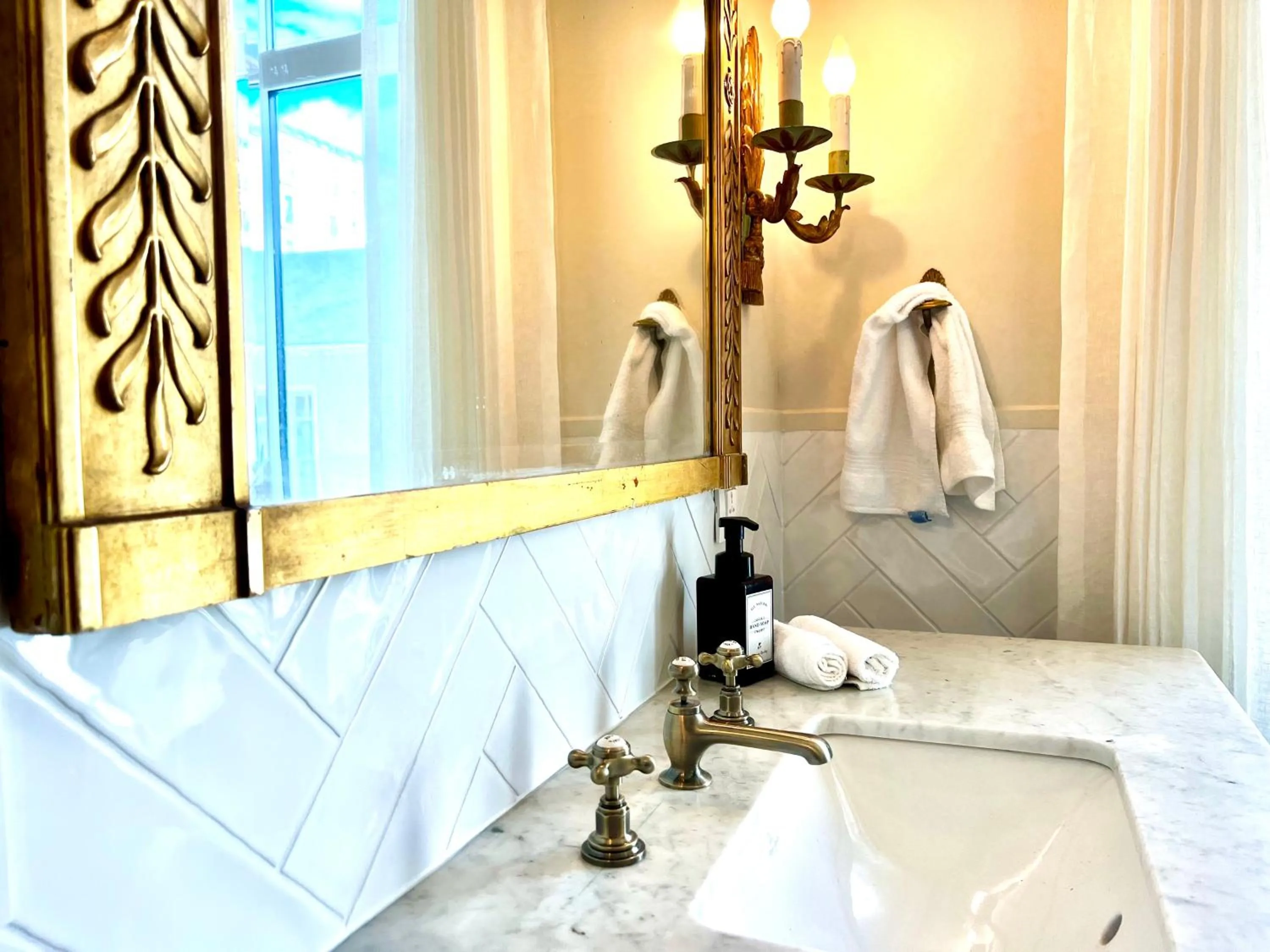Bathroom, Bed in Maison Loire