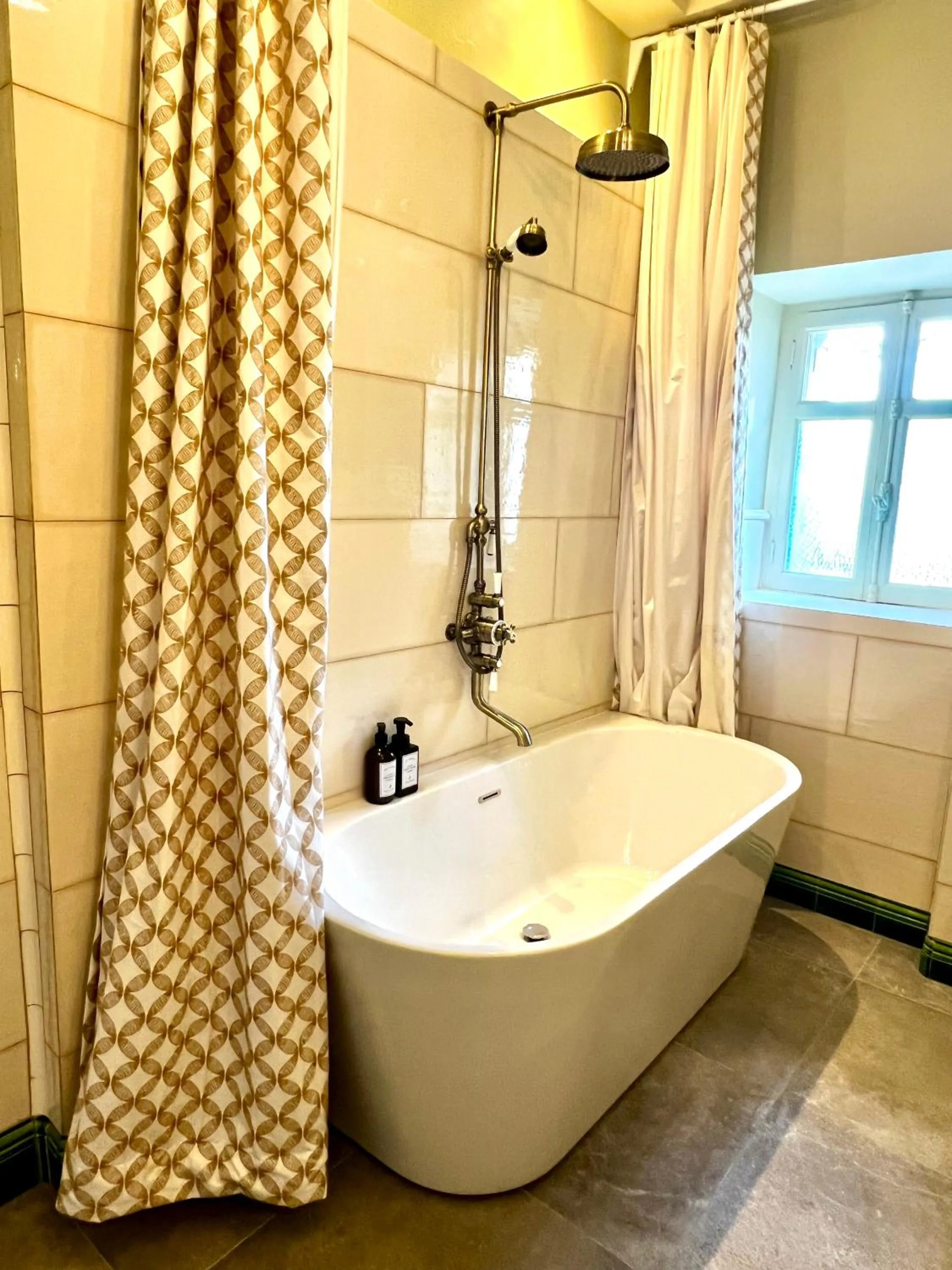 Shower in Maison Loire