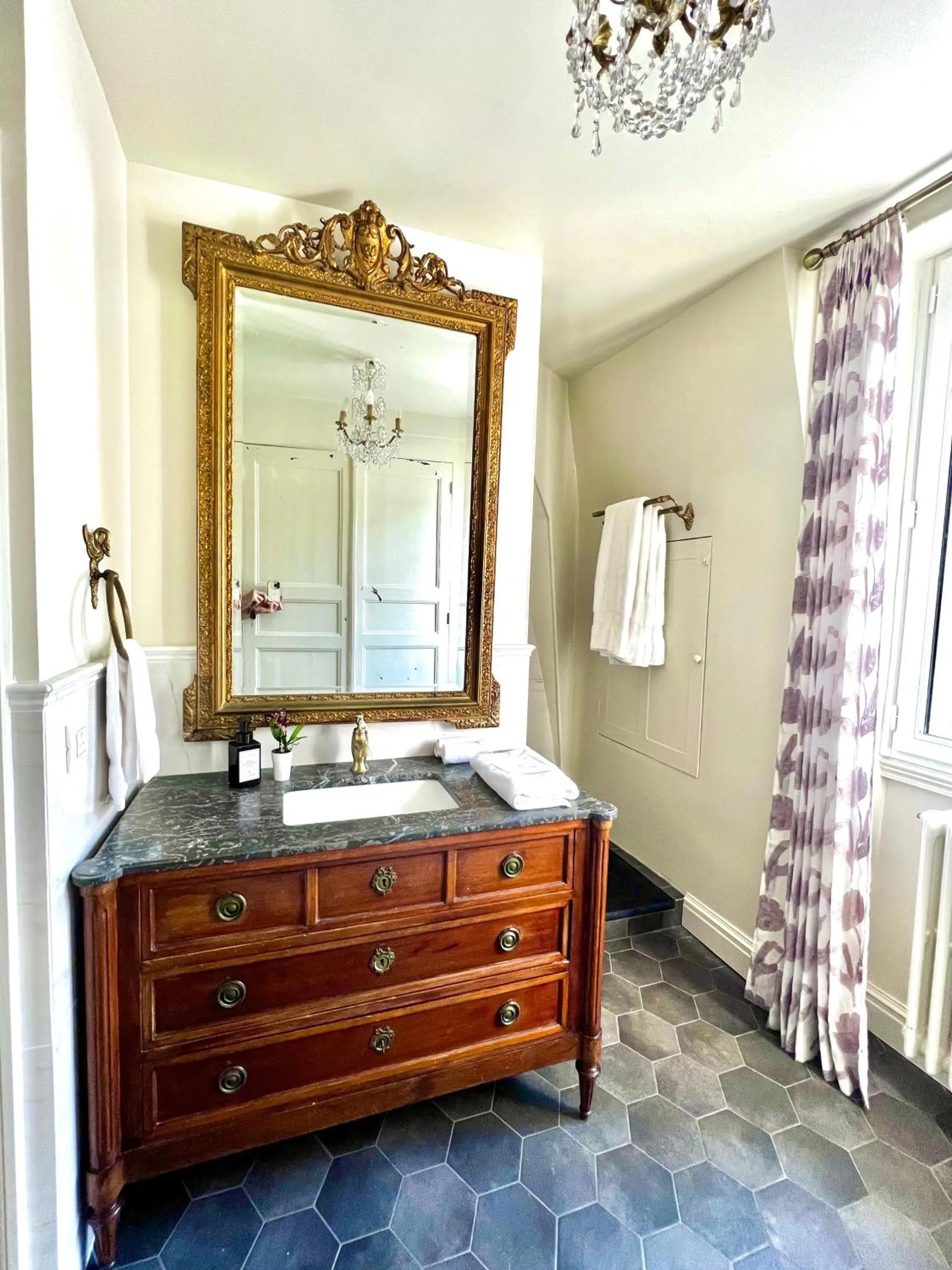 Bathroom in Maison Loire