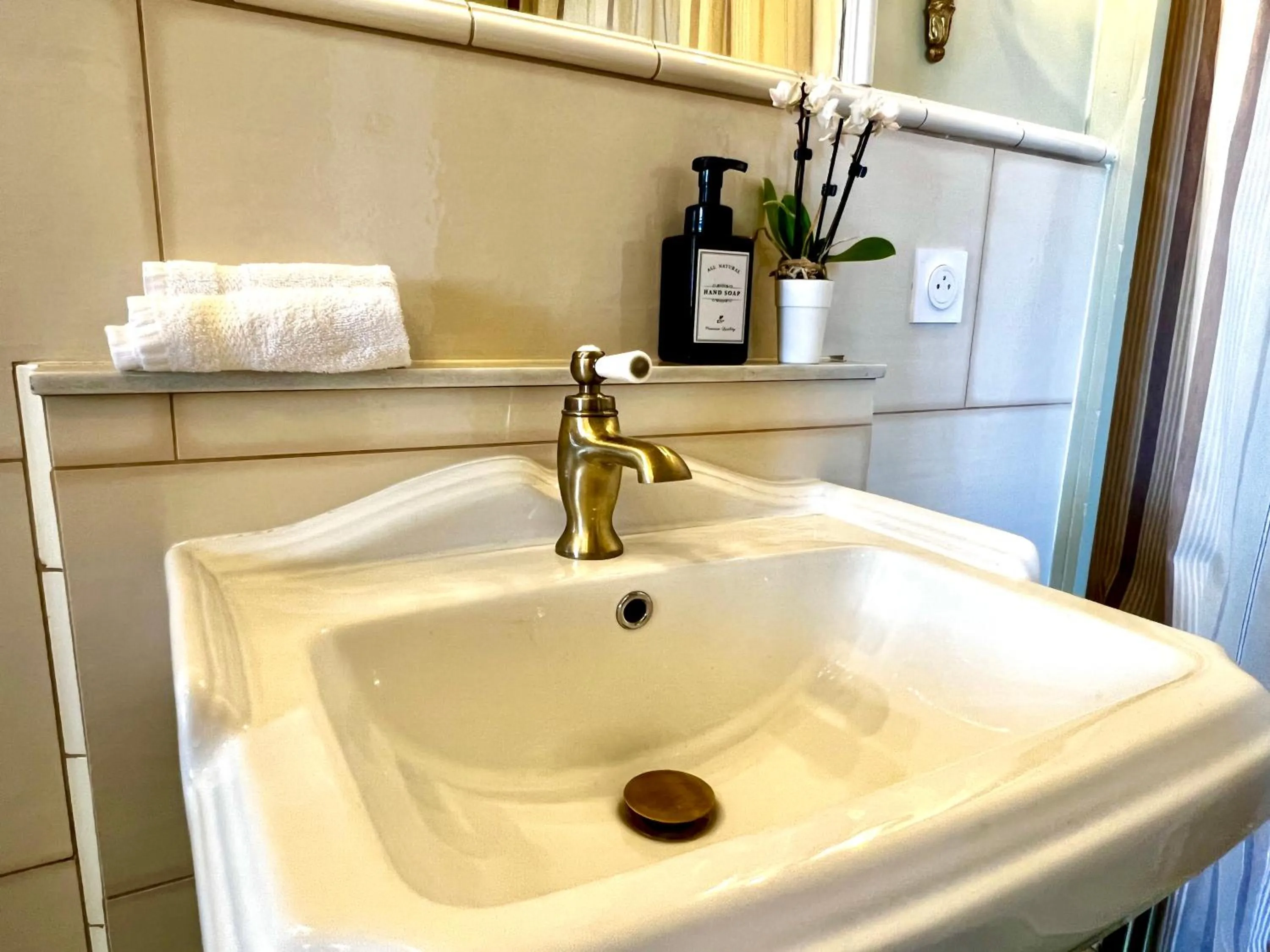 Bathroom in Maison Loire