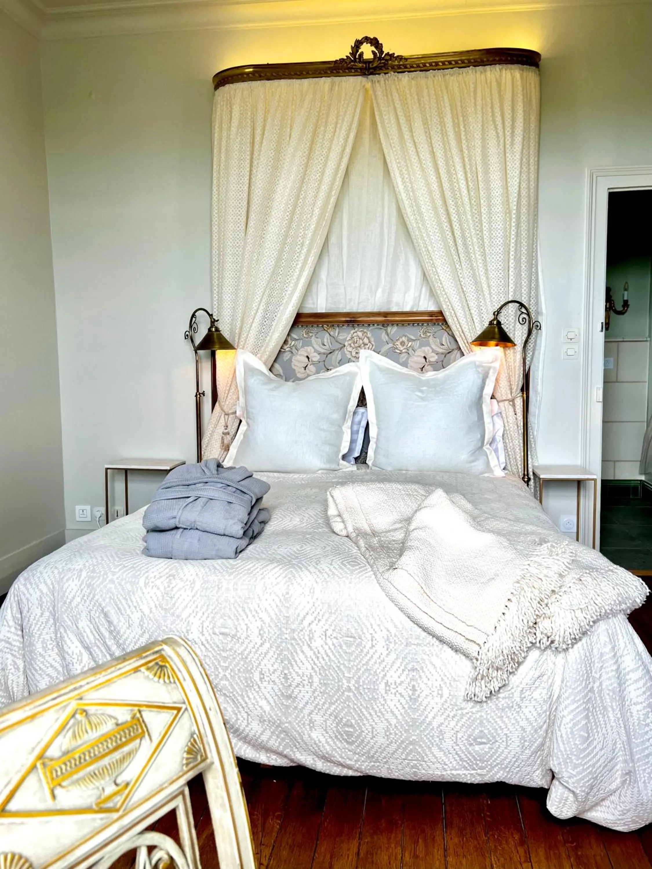 Bed in Maison Loire