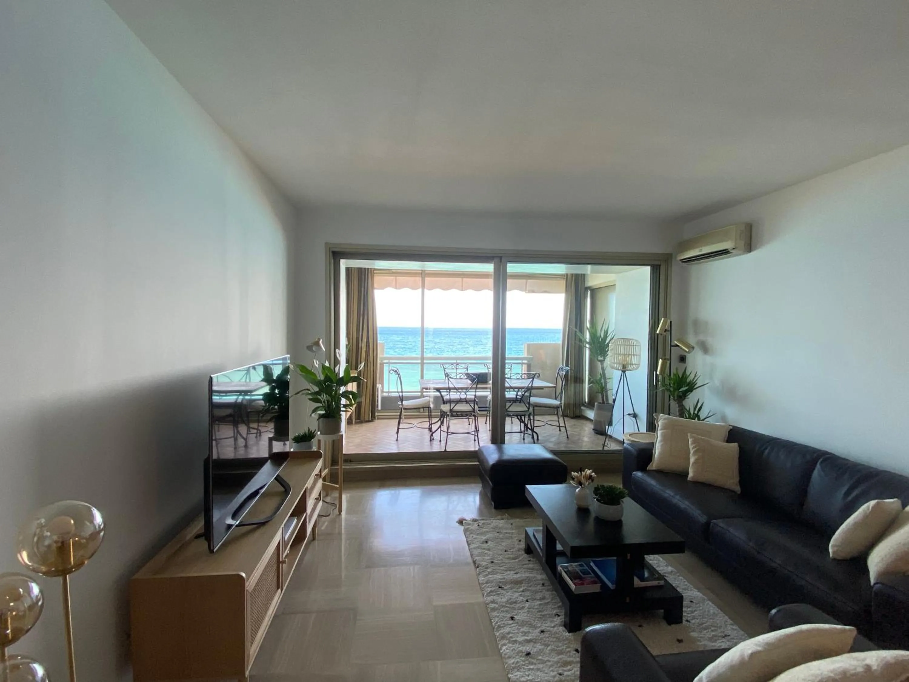 TV and multimedia in LE BAHIA