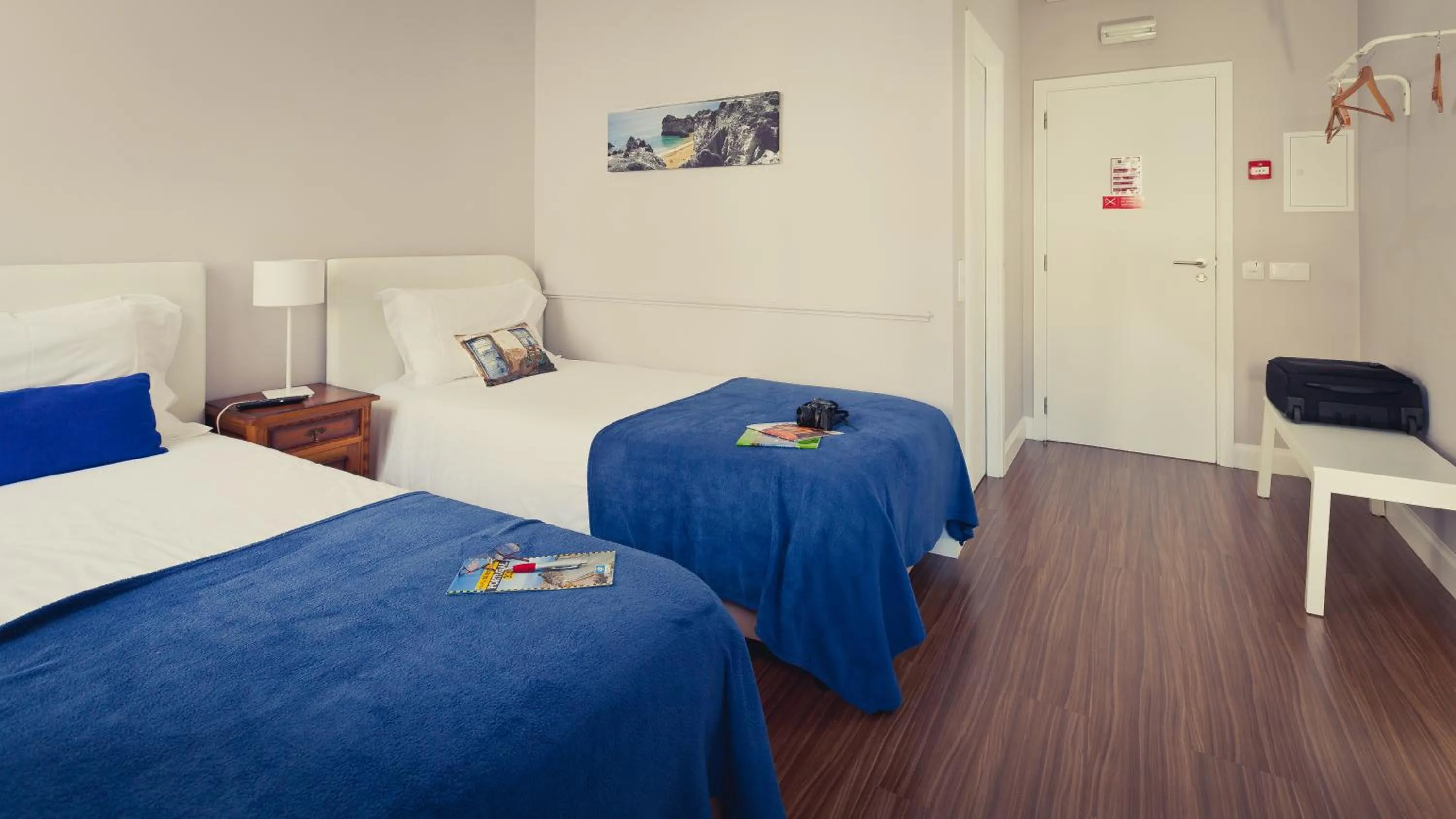 Twin Room - single occupancy in Bartholomeu Guesthouse