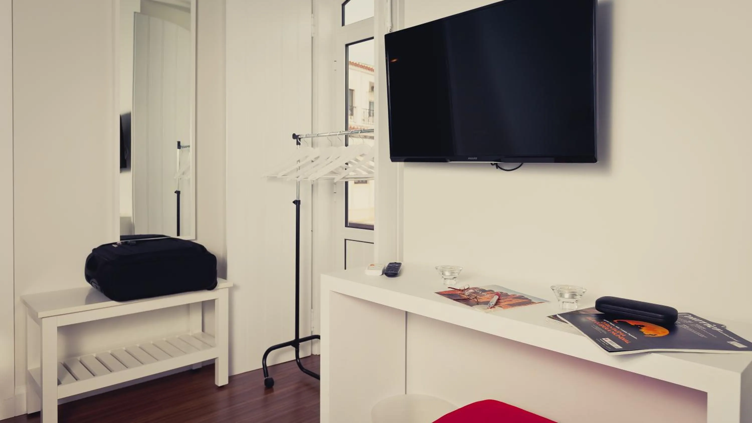 Double Room with Balcony - single occupancy in Bartholomeu Guesthouse