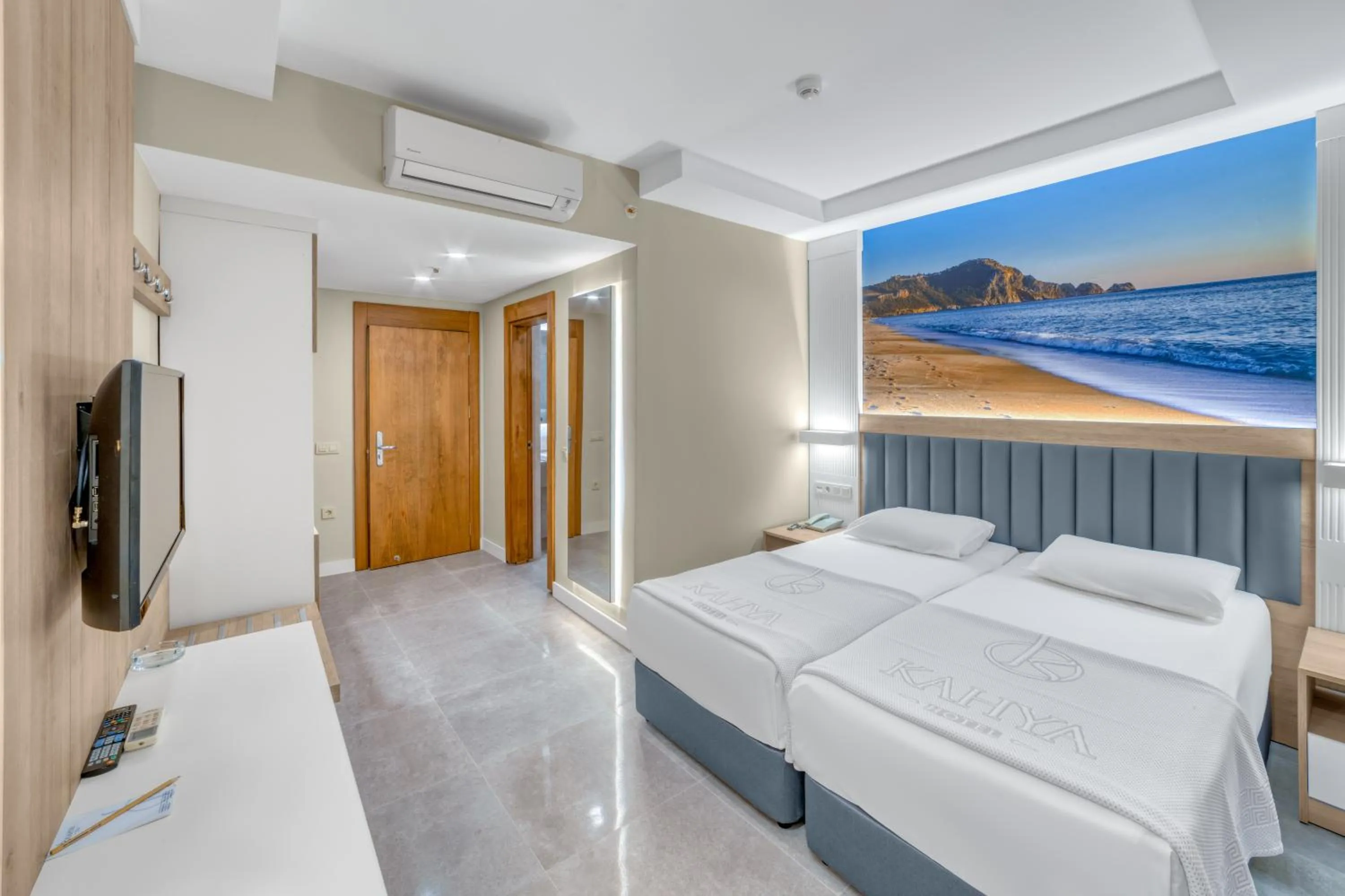 Photo of the whole room, Bed in Kahya Hotel