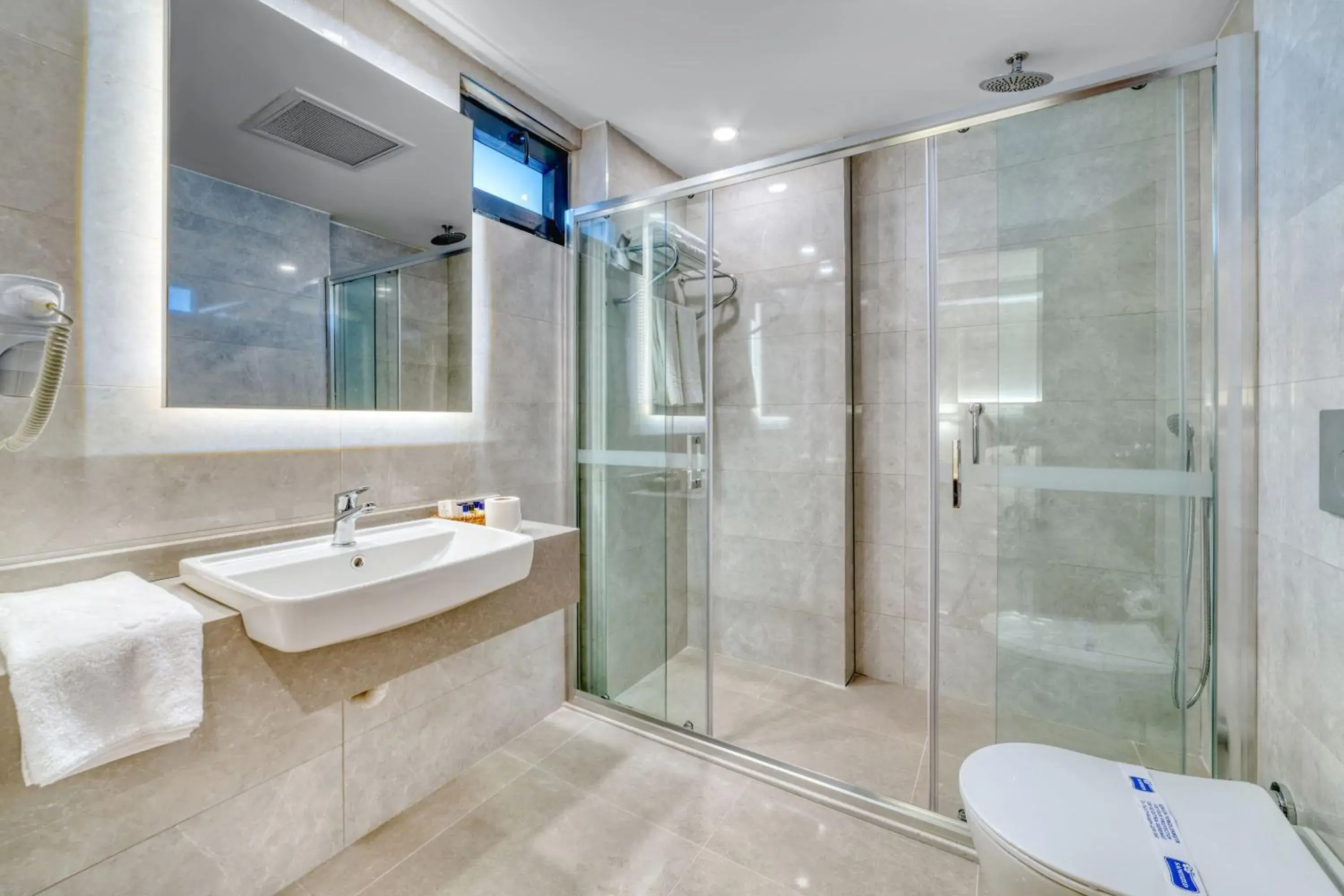 Bathroom in Kahya Hotel Bathroom in Kahya Hotel