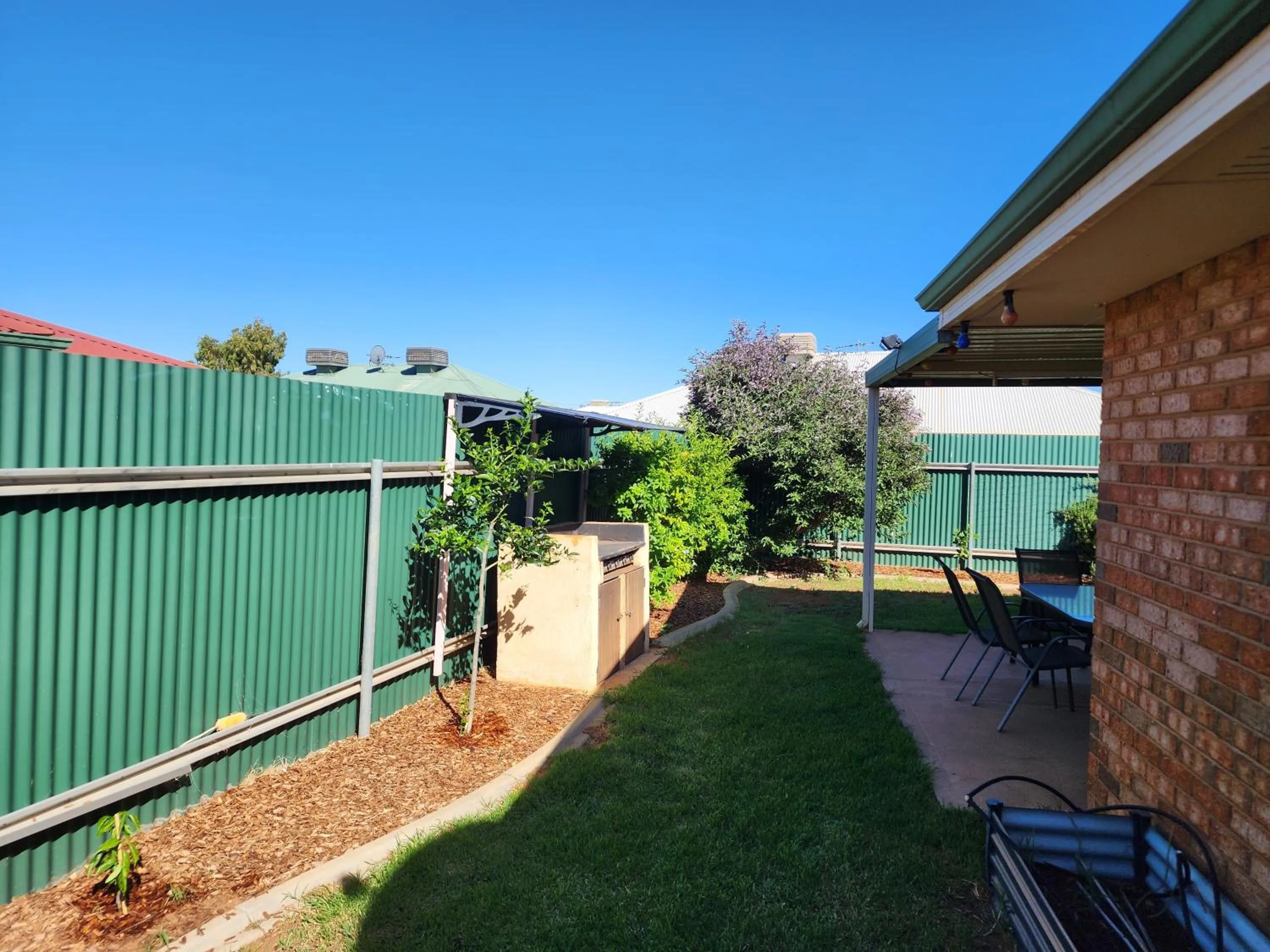Adorable-secure 3 bedroom holiday home with Pool around the corner from The Miners Rest.