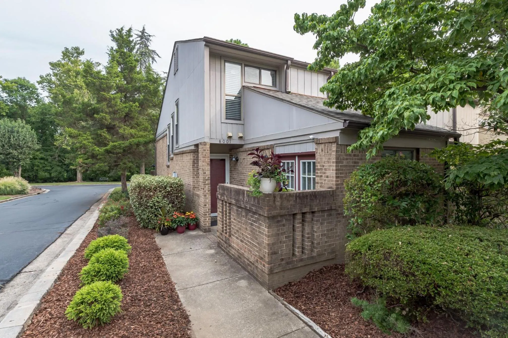 Facade/entrance in Modern Cozy Townhome