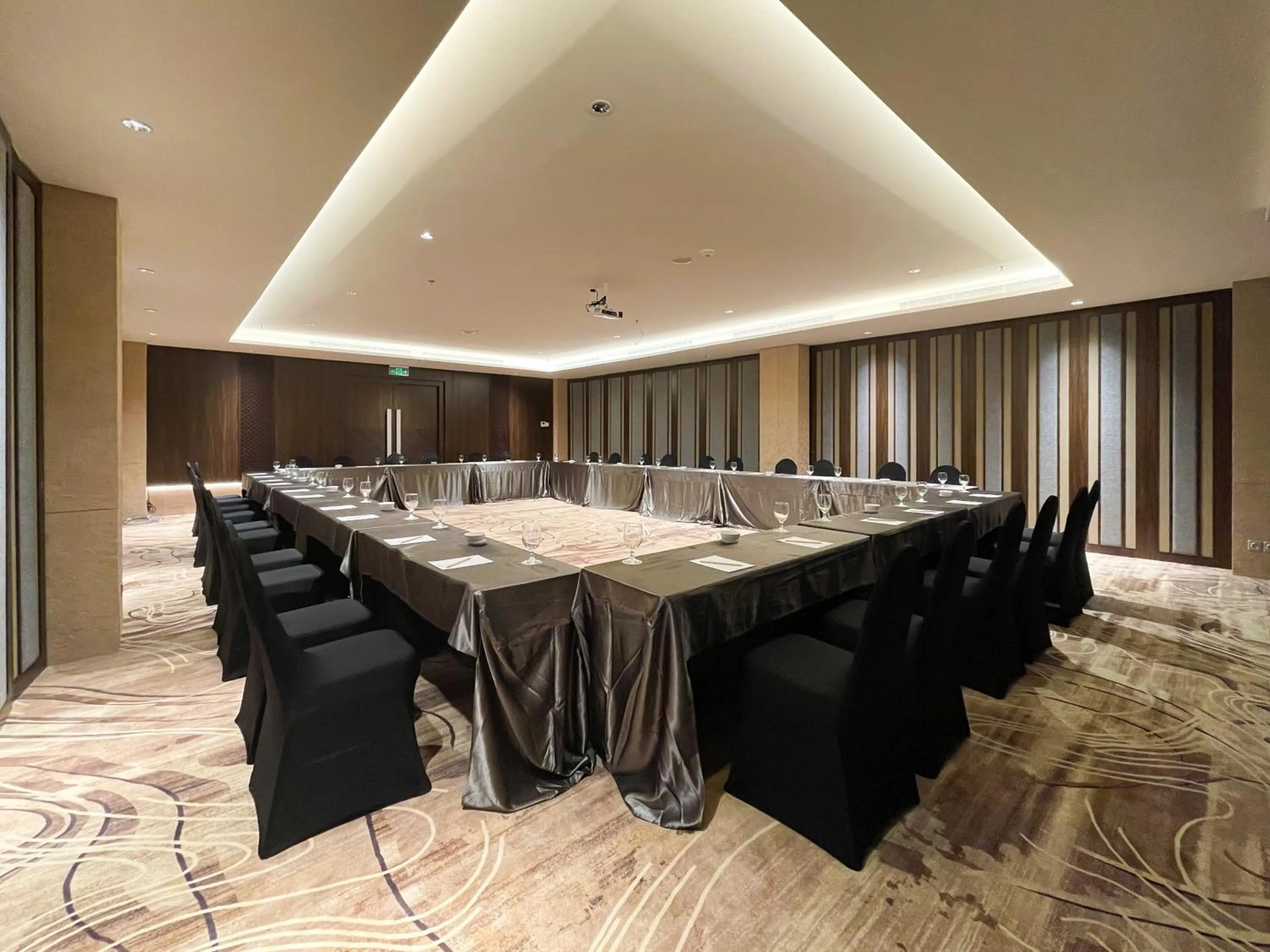 Business facilities in ARTOTEL Batam