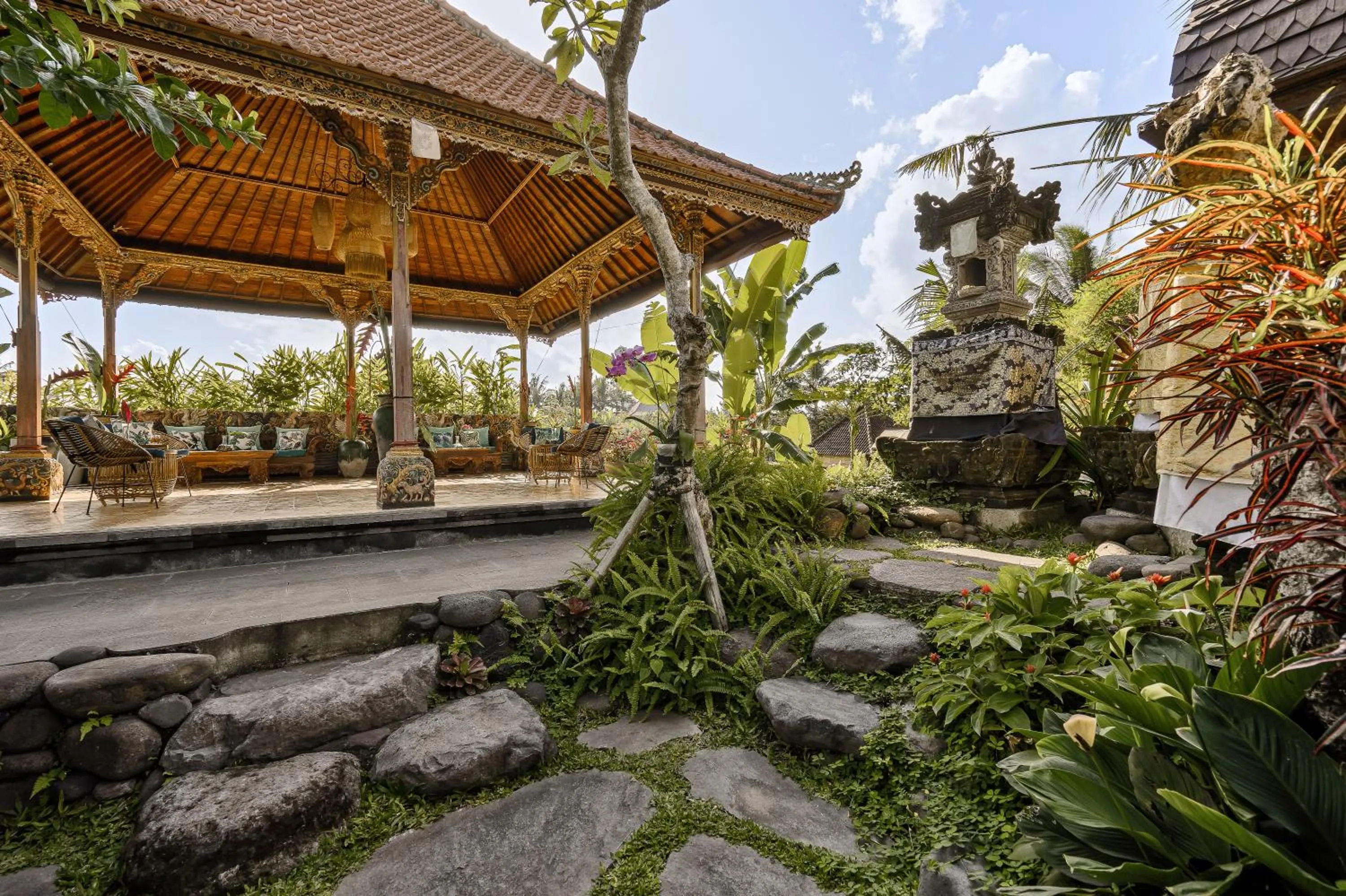 Lobby or reception in Airsania Ubud Antique Villas