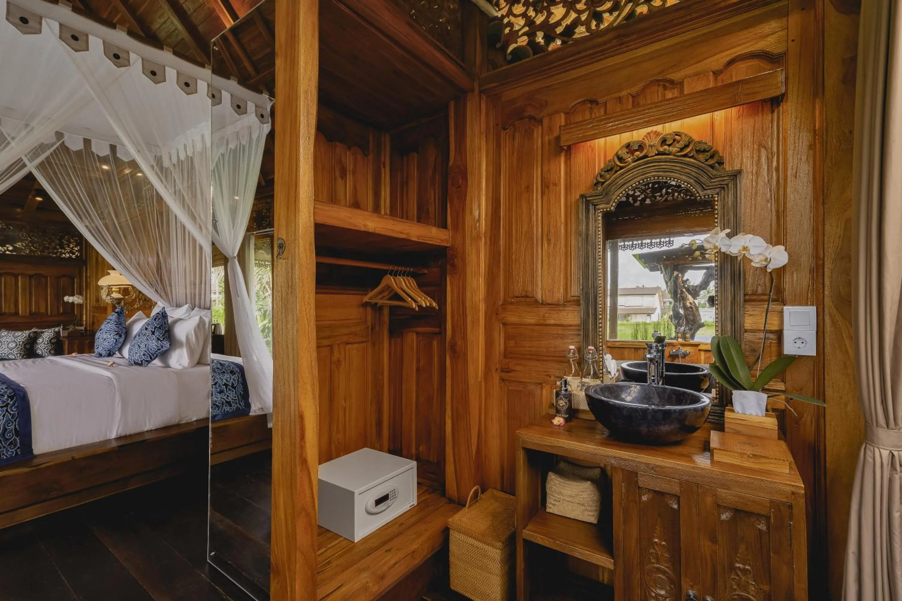 Bathroom, Bed in Airsania Ubud Antique Villas
