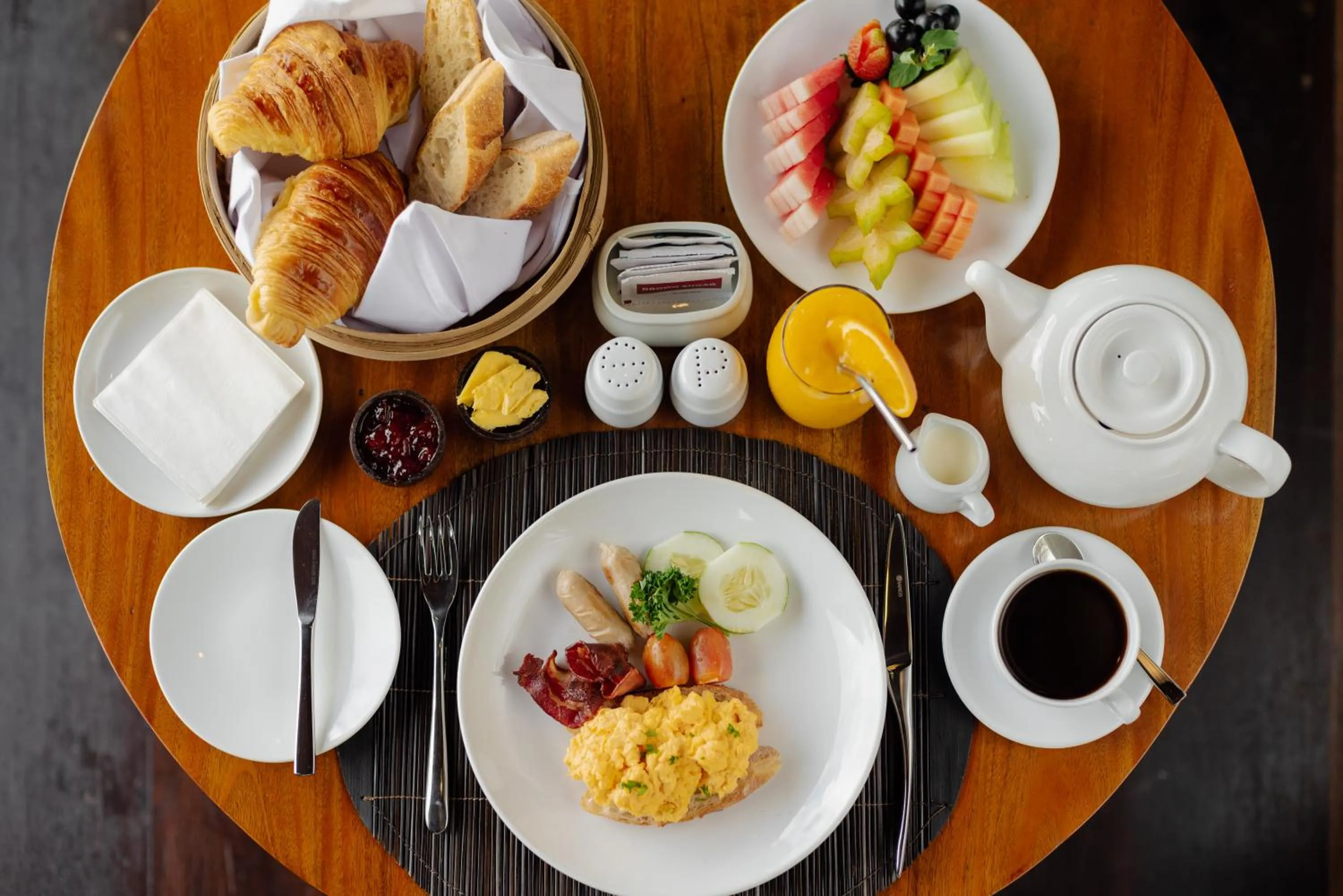 Breakfast in Airsania Ubud Antique Villas