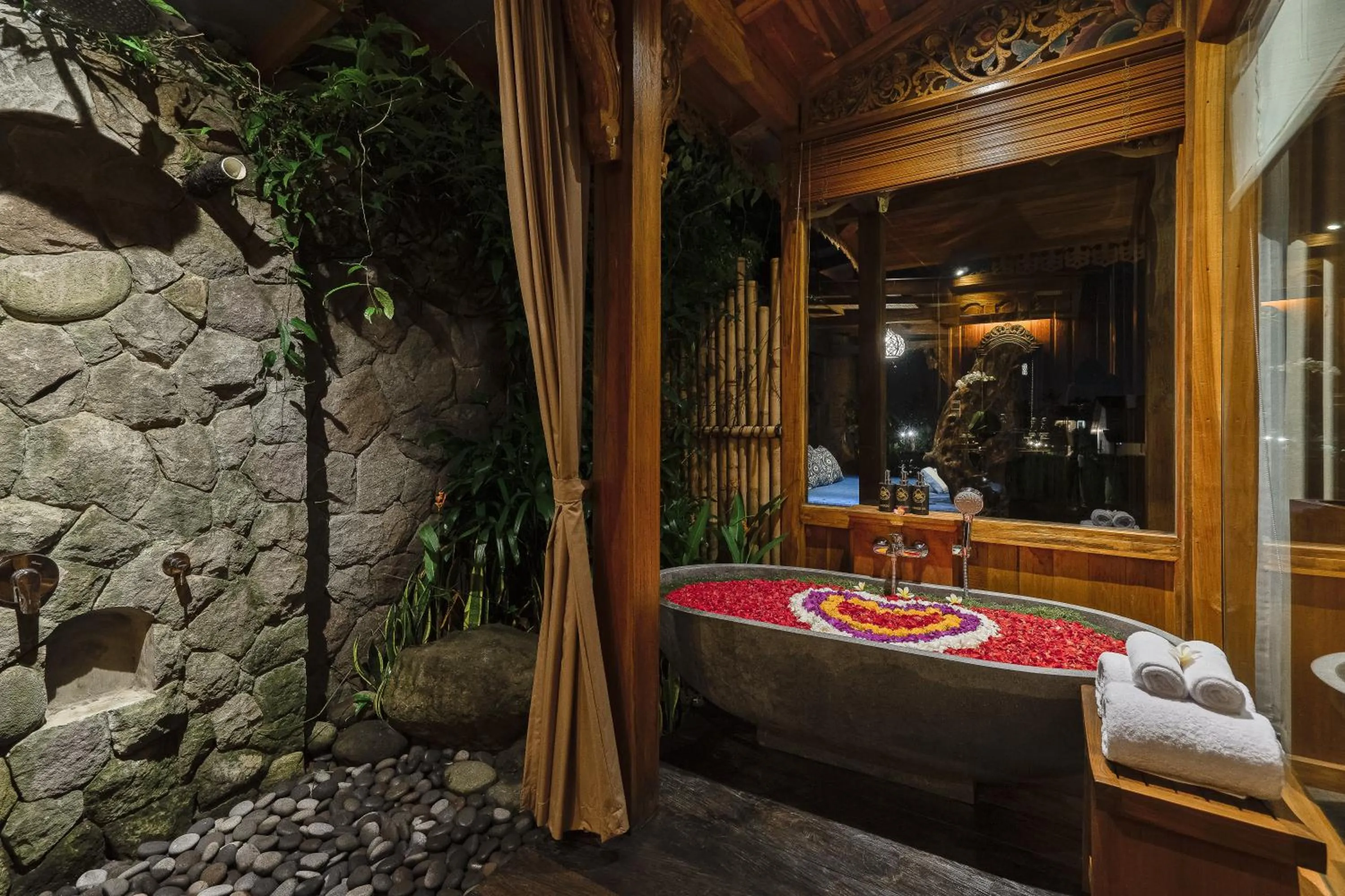 Bathroom in Airsania Ubud Antique Villas