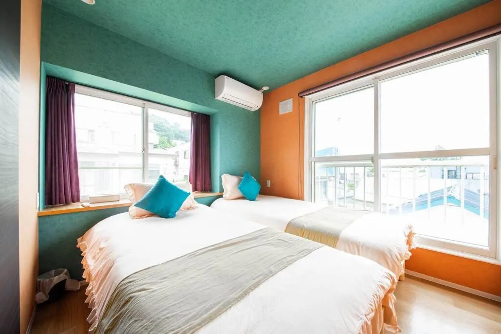 Bed in THE BEEHIVE AIOI