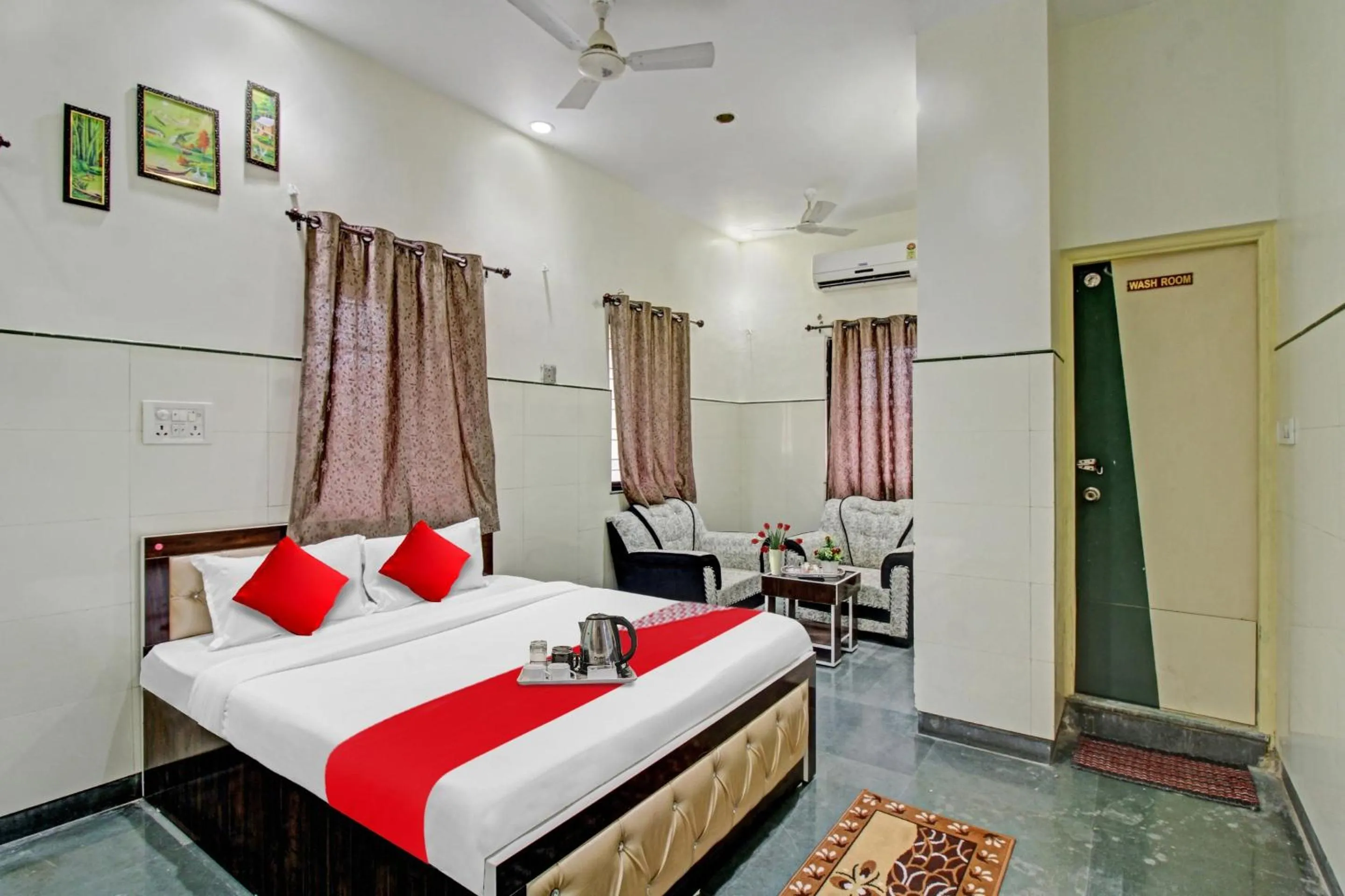 Bedroom, Bed in Super Hotel O Sunshine Inn