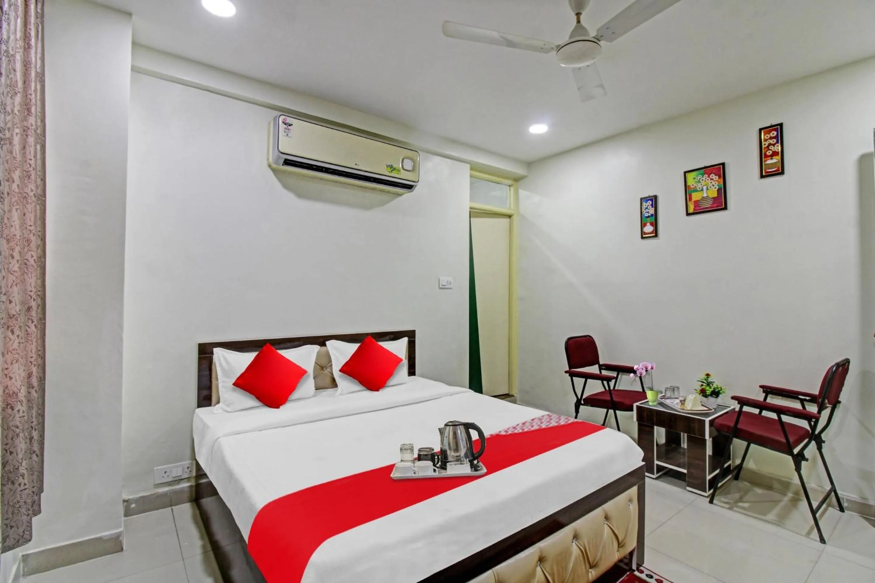 Lobby or reception, Bed in Super Hotel O Sunshine Inn