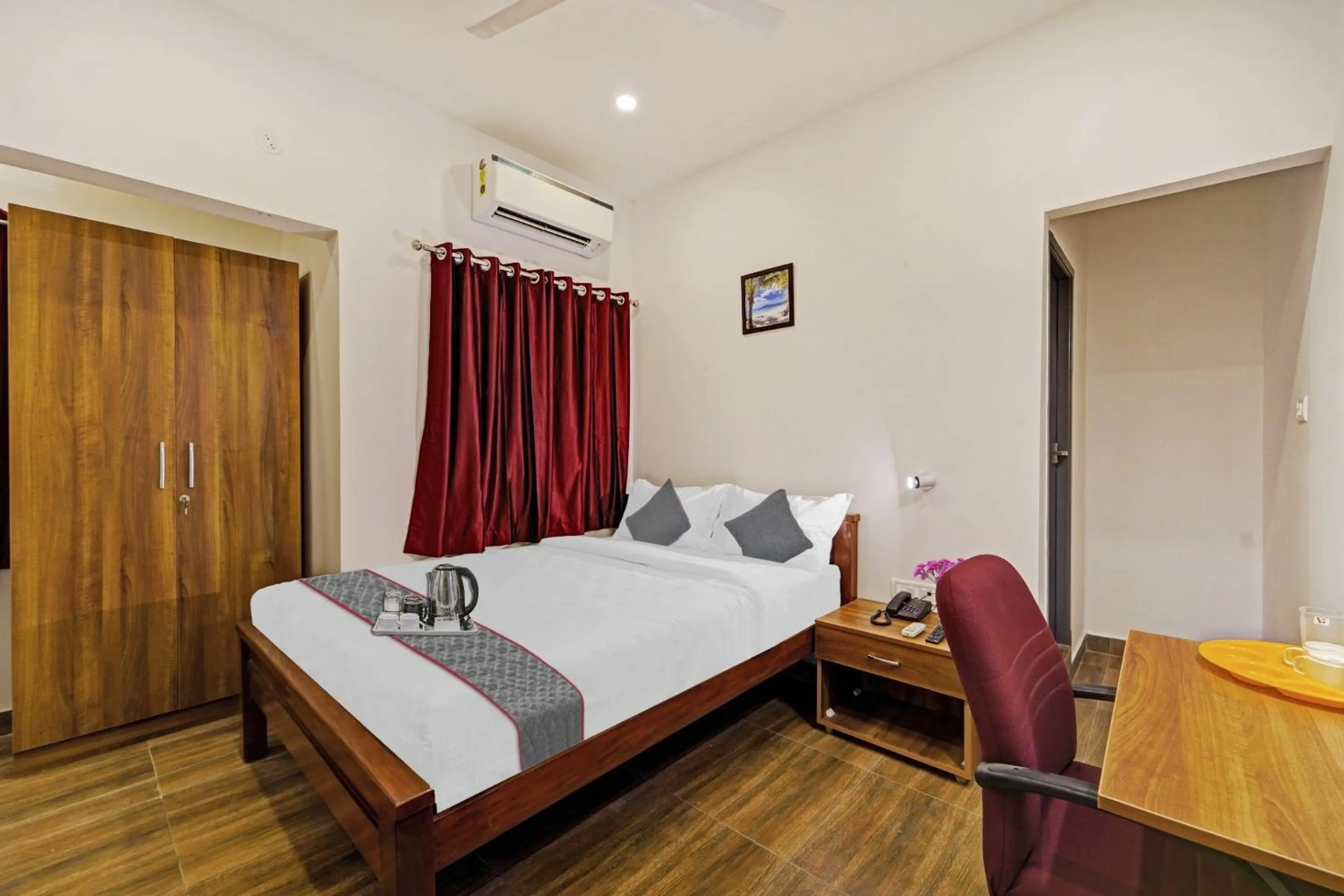 Bedroom, Bed in Super Townhouse ORCHID RESIDENCY Near T.Nagar
