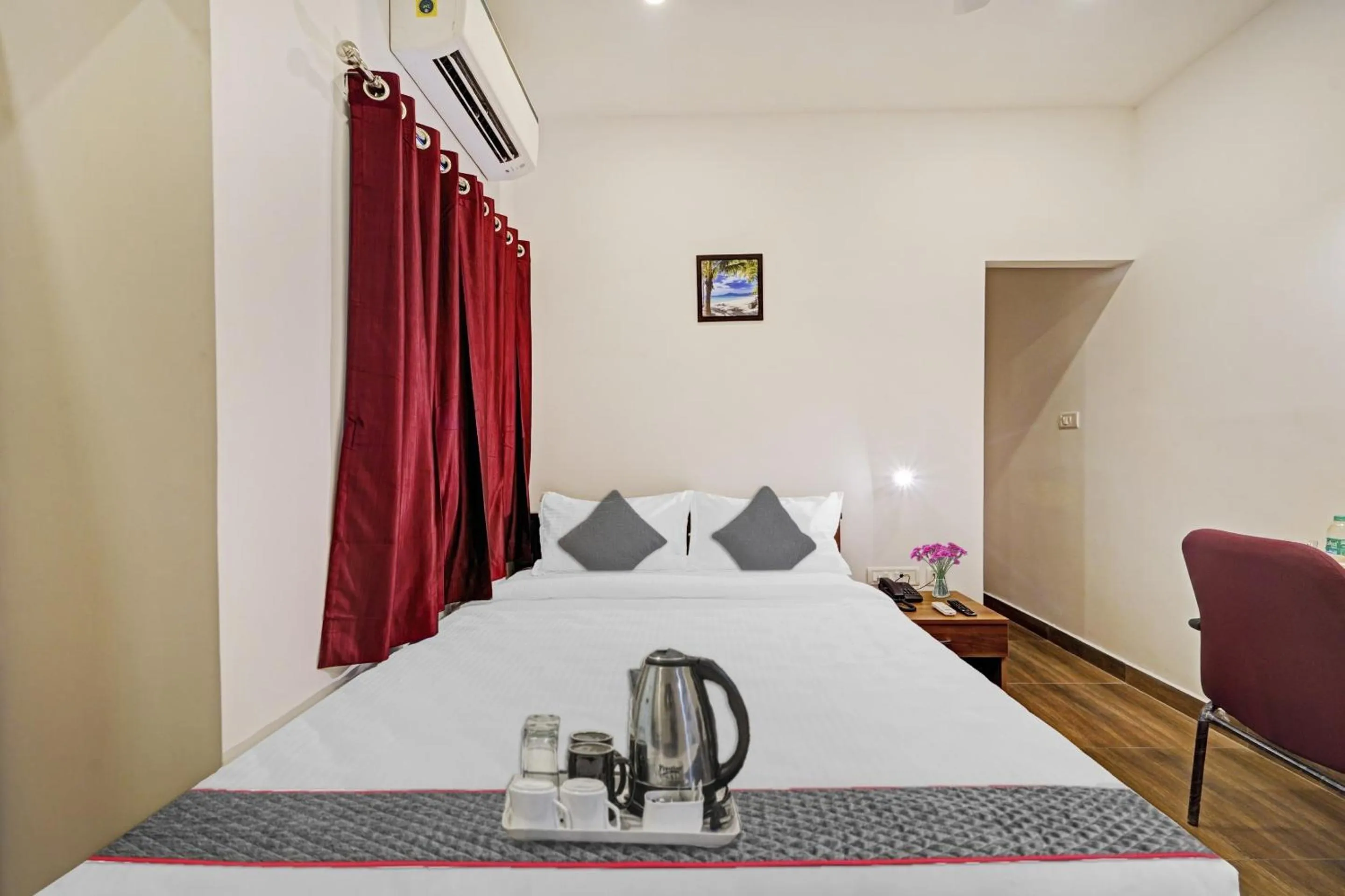 Bedroom, Bed in Super Townhouse ORCHID RESIDENCY Near T.Nagar