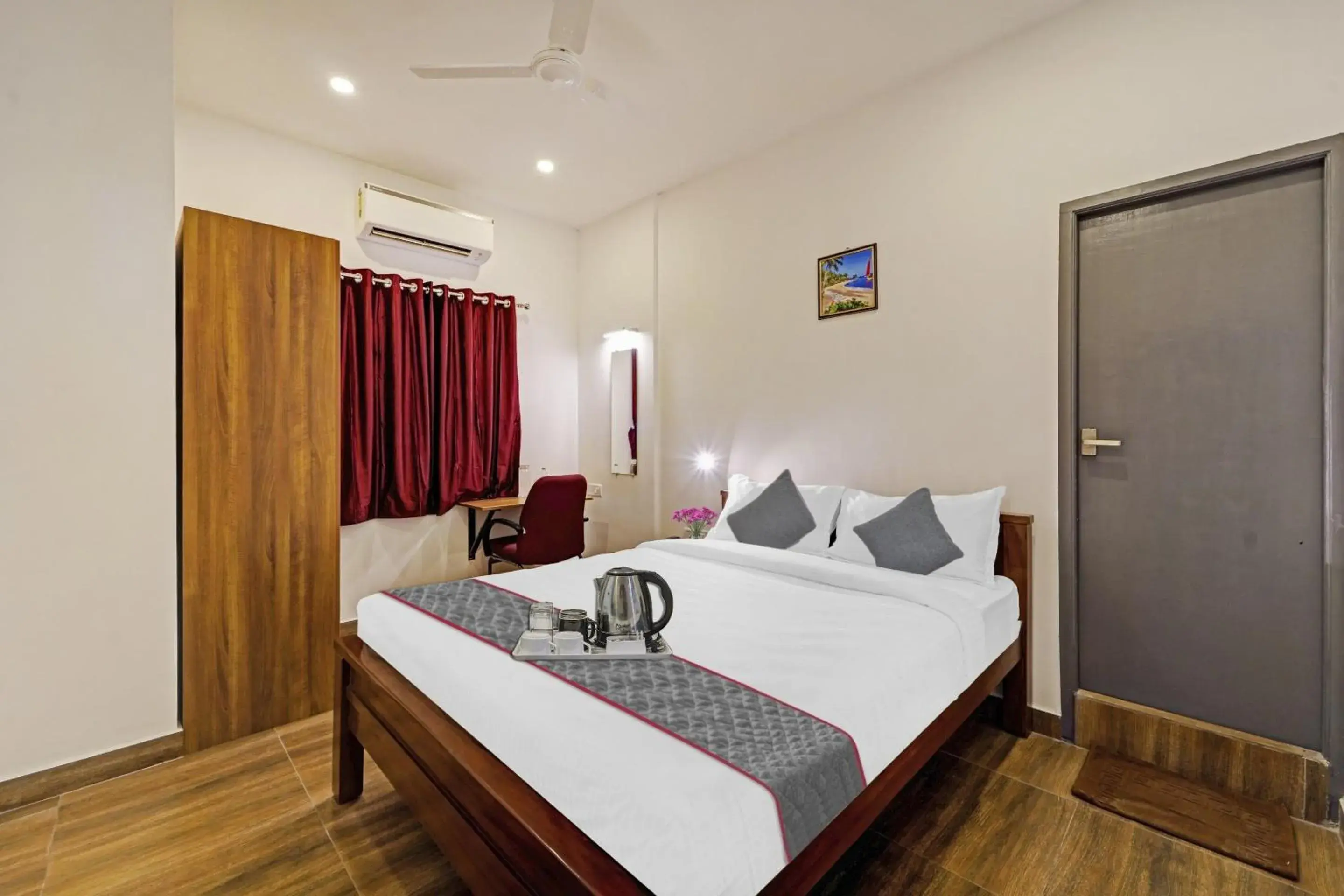Bedroom, Bed in Super Townhouse ORCHID RESIDENCY Near T.Nagar Bedroom, Bed in Super Townhouse ORCHID RESIDENCY Near T.Nagar