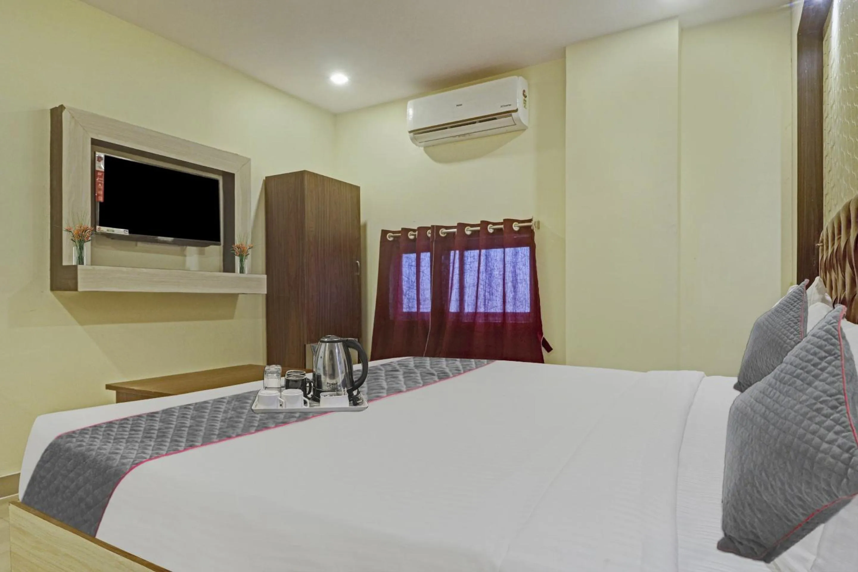 Bedroom, Bed in Townhouse Ragas Grand