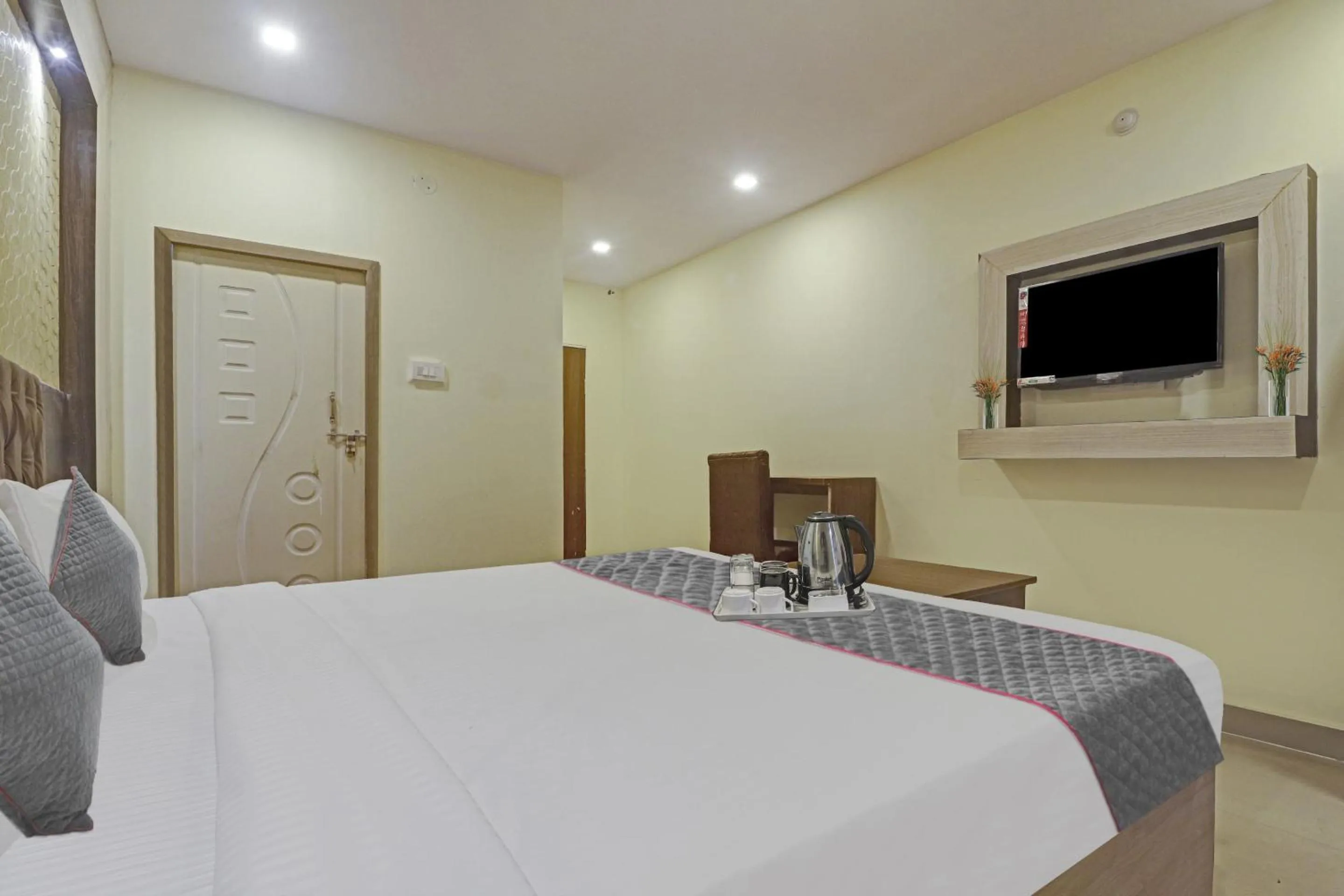 Bedroom, Bed in Townhouse Ragas Grand