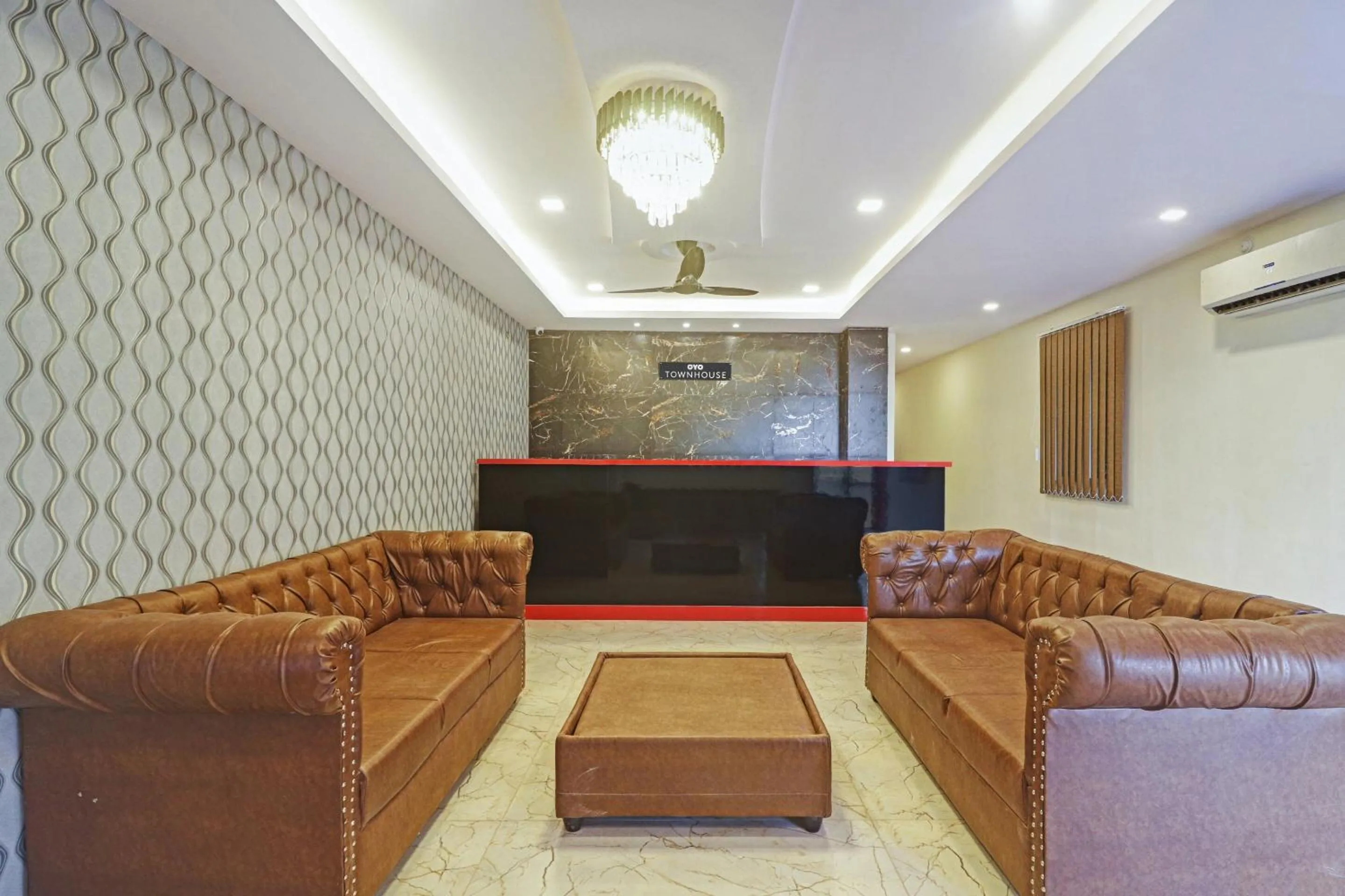 Lobby or reception in Townhouse Ragas Grand