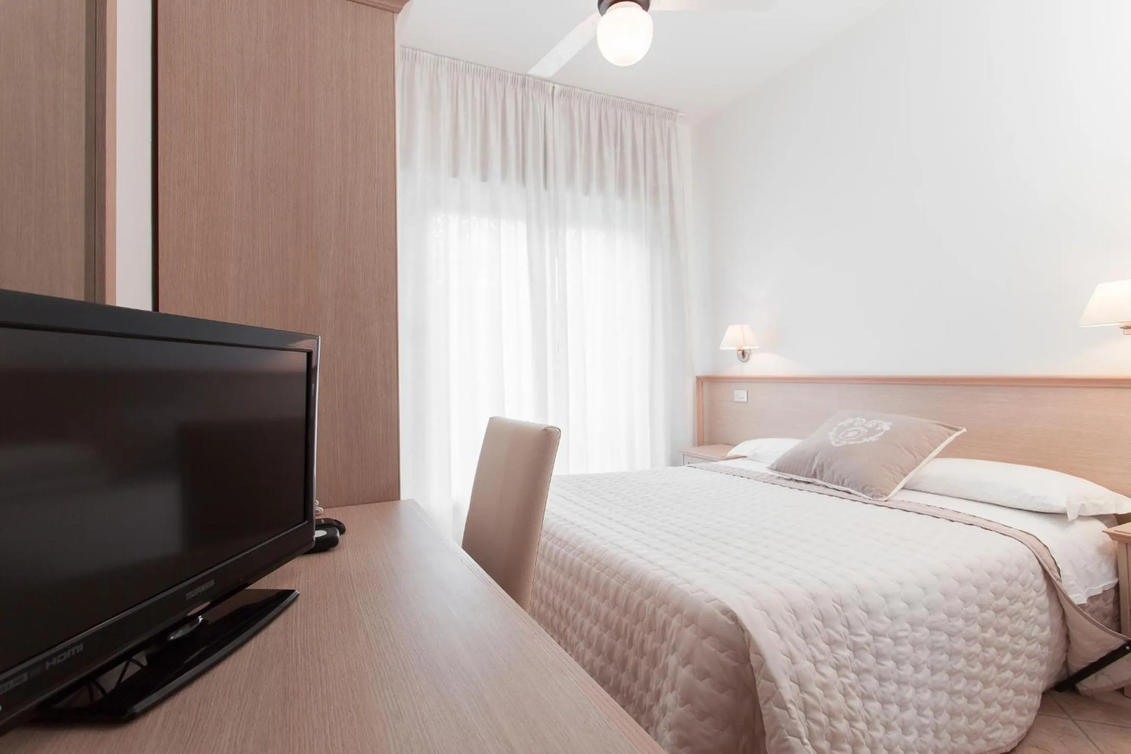 Day, Bed in B&B Airone Cervia - Camere e Appartamenti