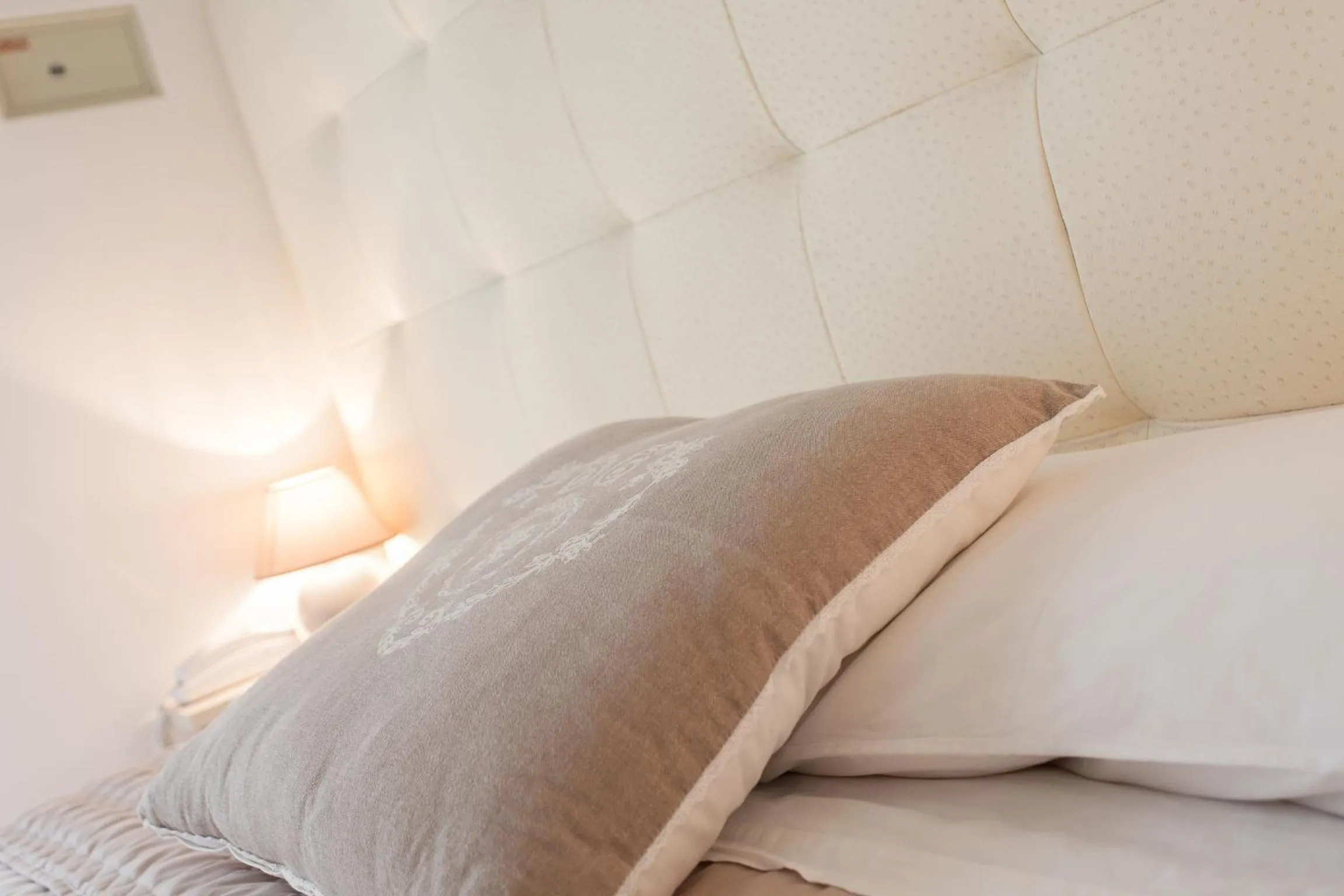 Decorative detail, Bed in B&B Airone Cervia - Camere e Appartamenti