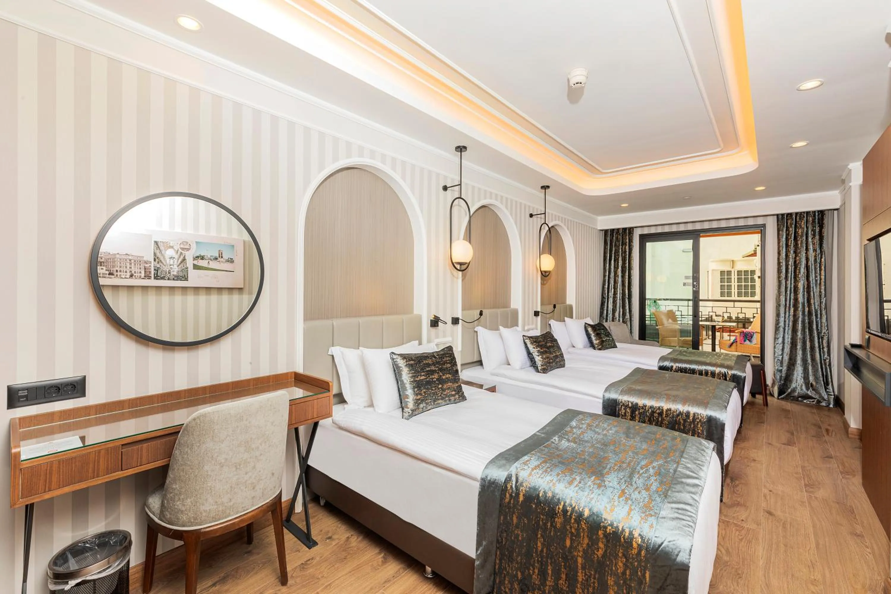 Photo of the whole room, Bed in Mukarnas Pera Hotel