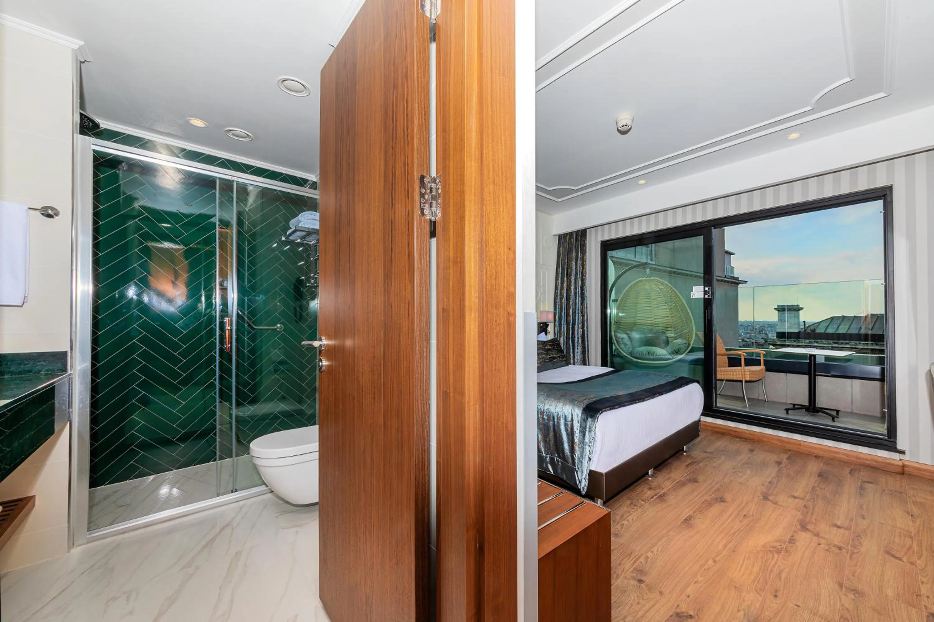 Bathroom, Bed in Mukarnas Pera Hotel