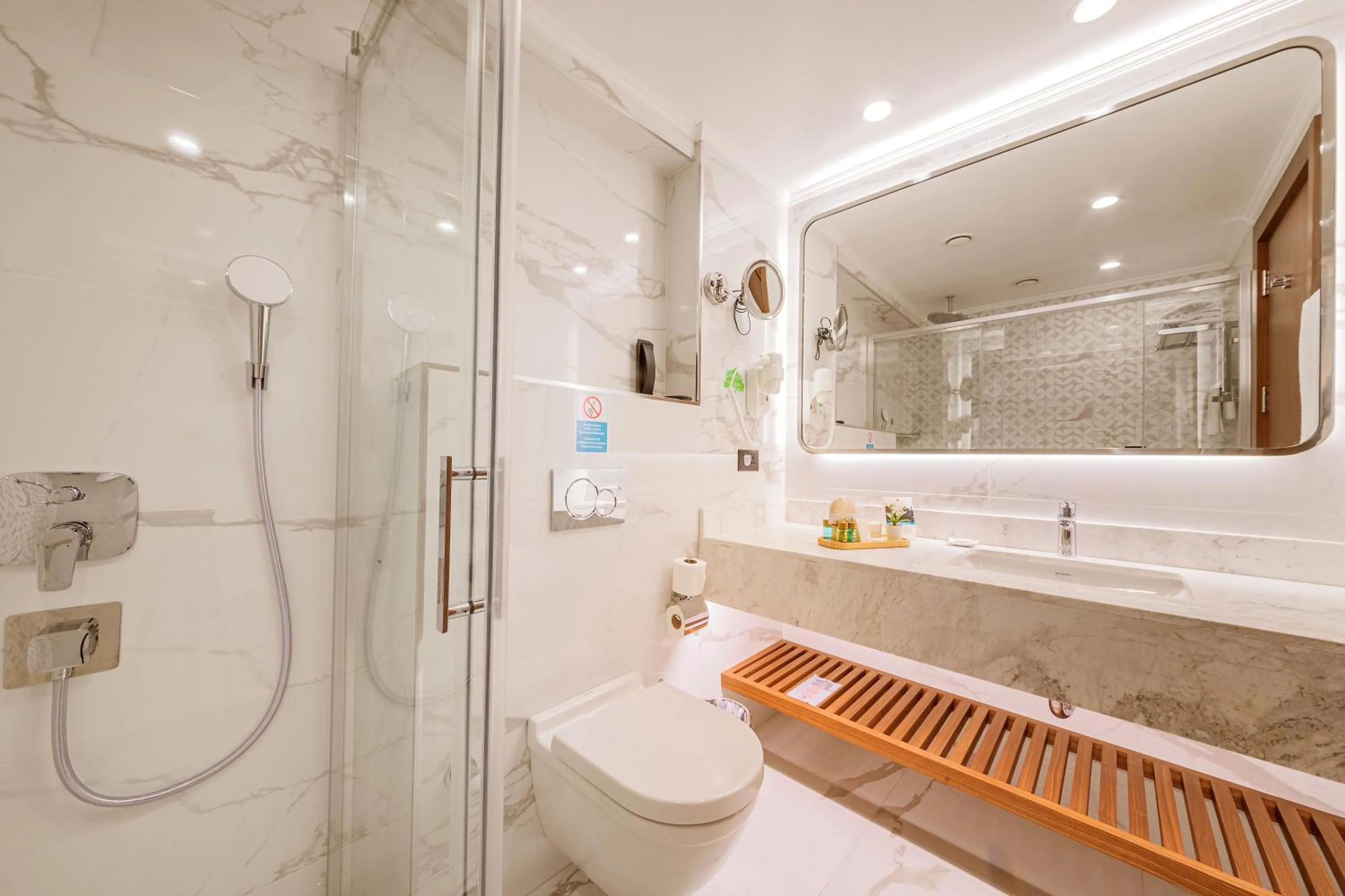 Toilet in Mukarnas Pera Hotel