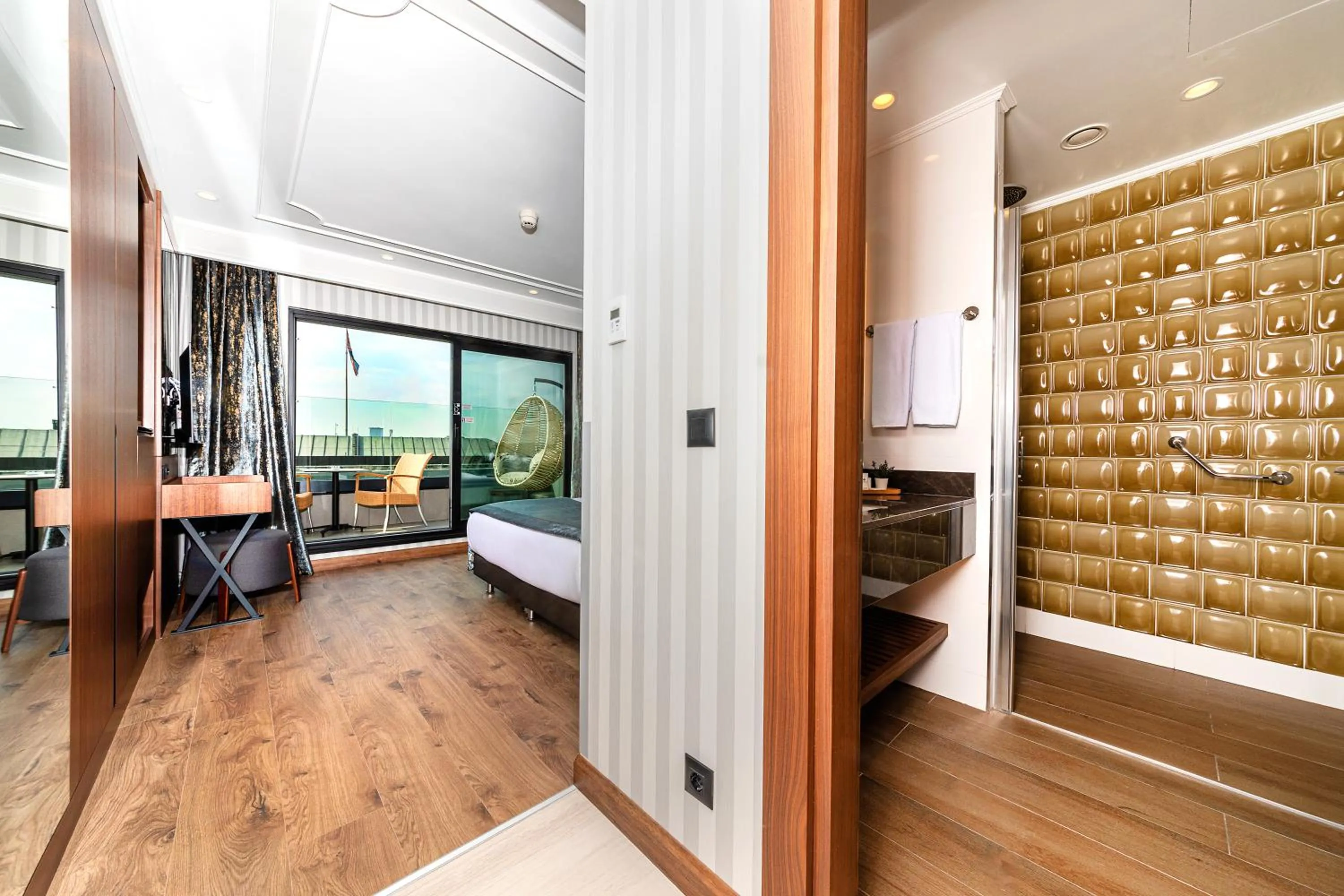 Toilet, Bed in Mukarnas Pera Hotel