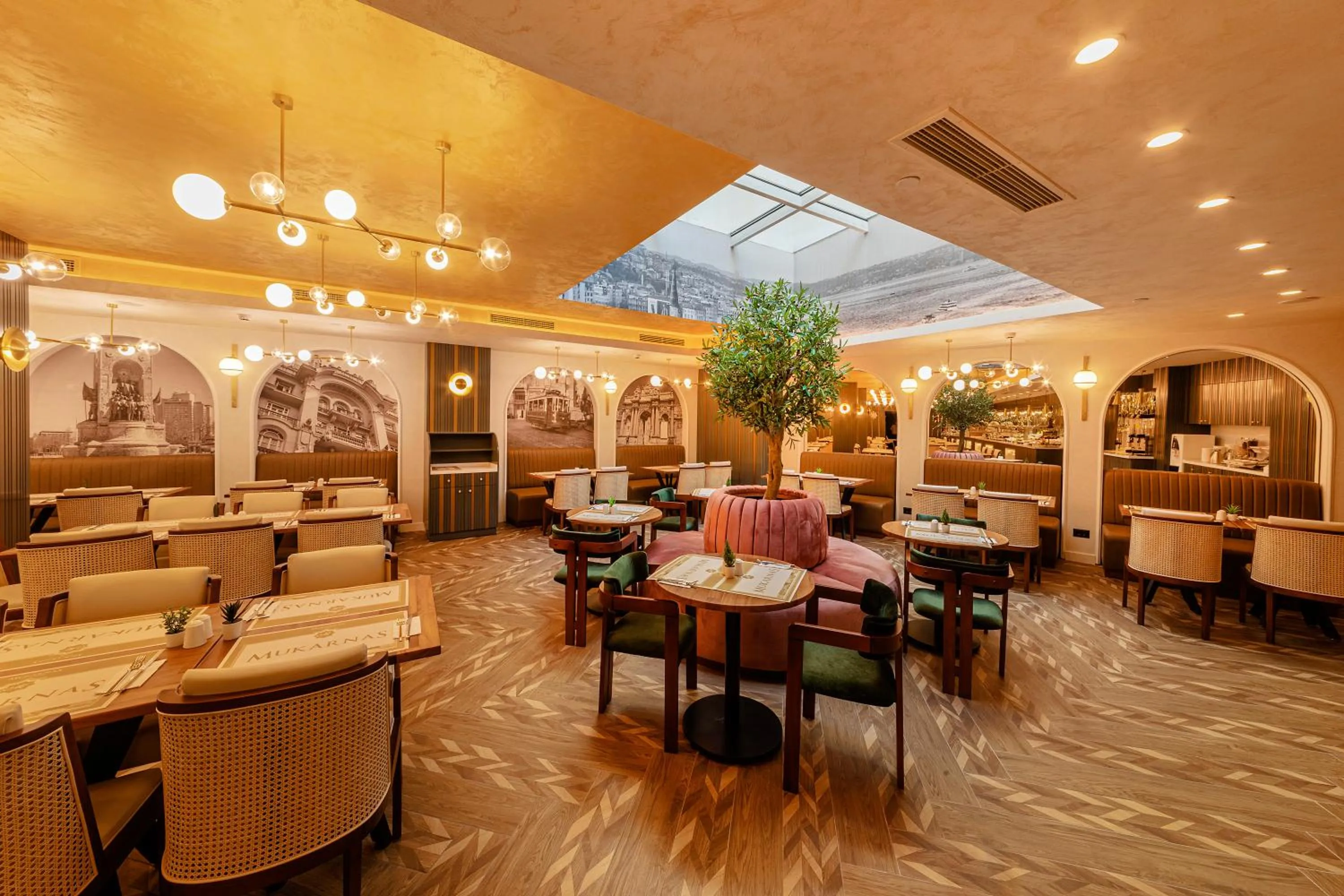 Restaurant/places to eat in Mukarnas Pera Hotel