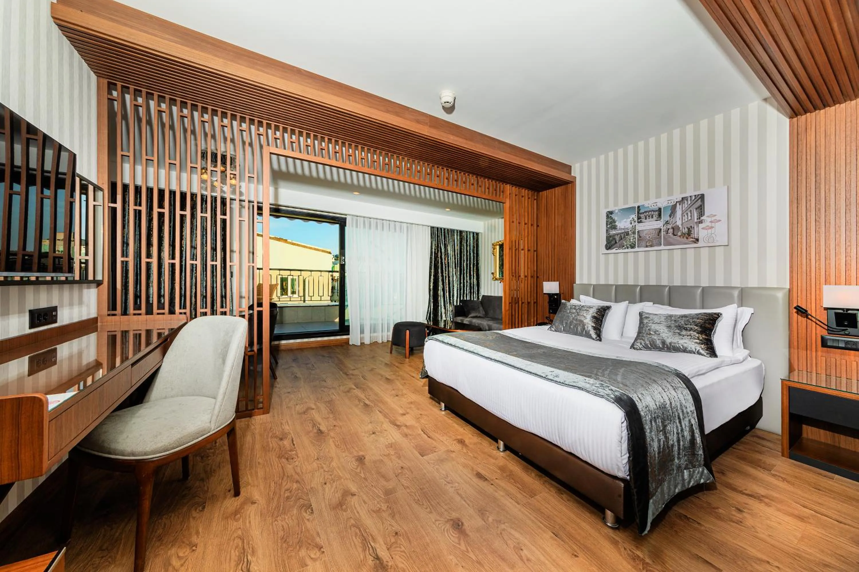 Photo of the whole room, Bed in Mukarnas Pera Hotel