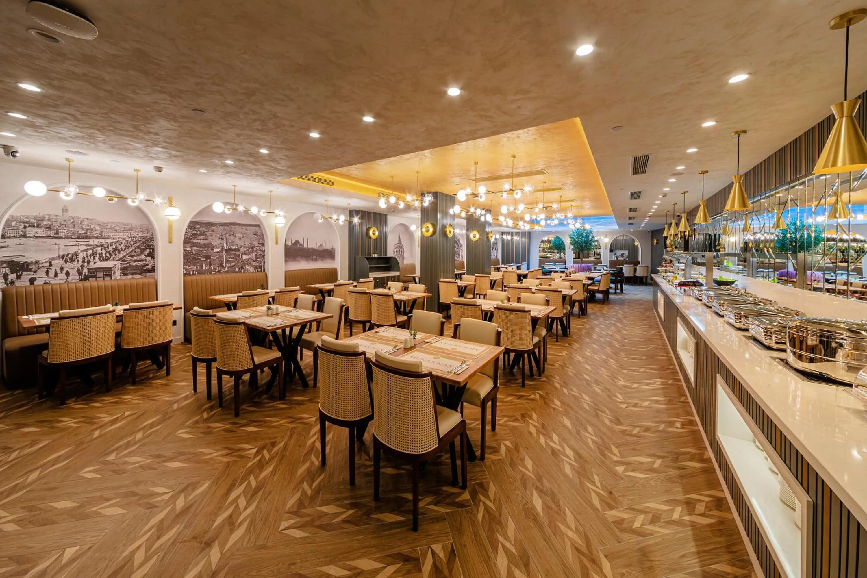 Restaurant/places to eat in Mukarnas Pera Hotel