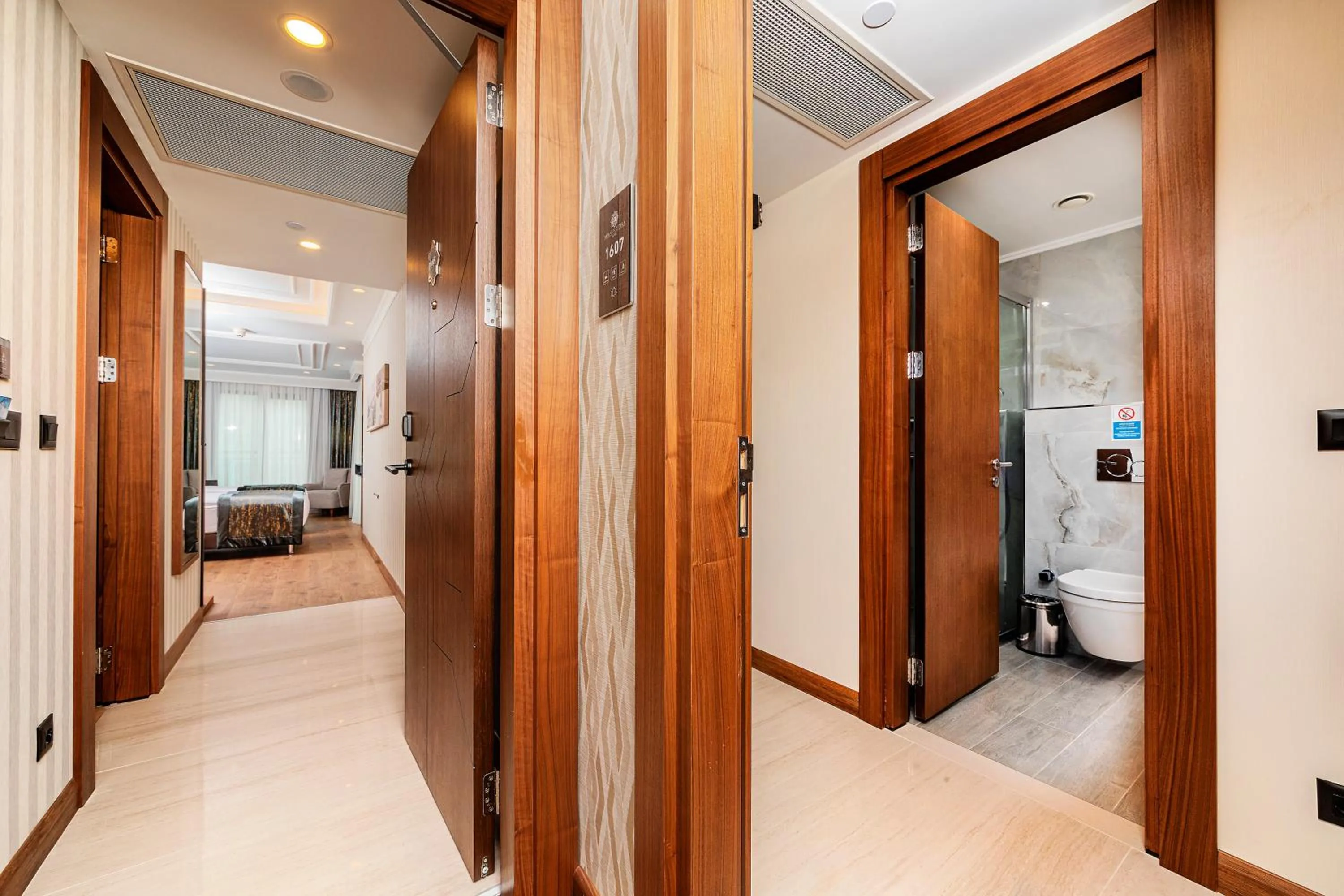 Bathroom, Bed in Mukarnas Pera Hotel