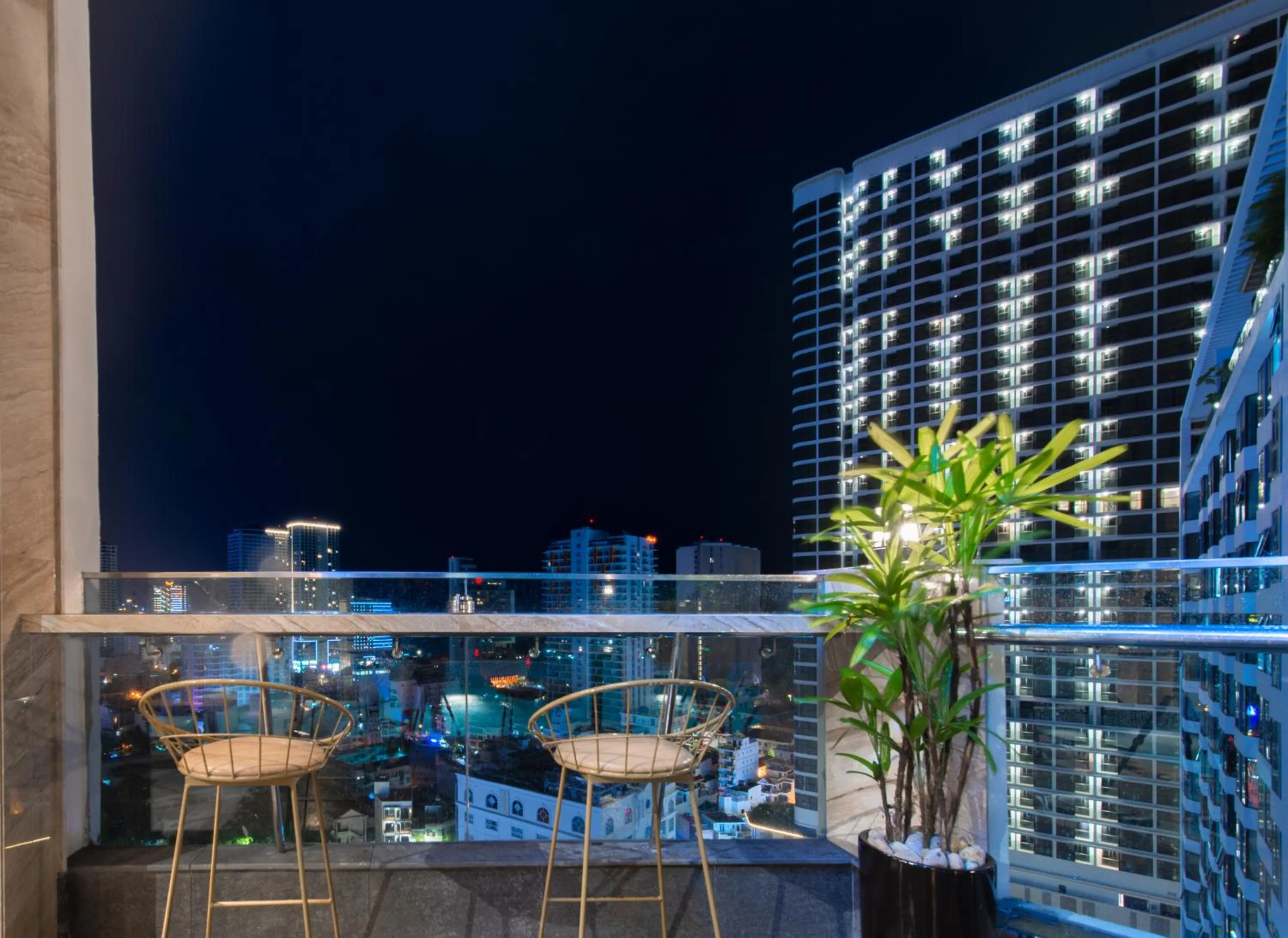 Lounge or bar in Zenia Boutique Hotel Nha Trang