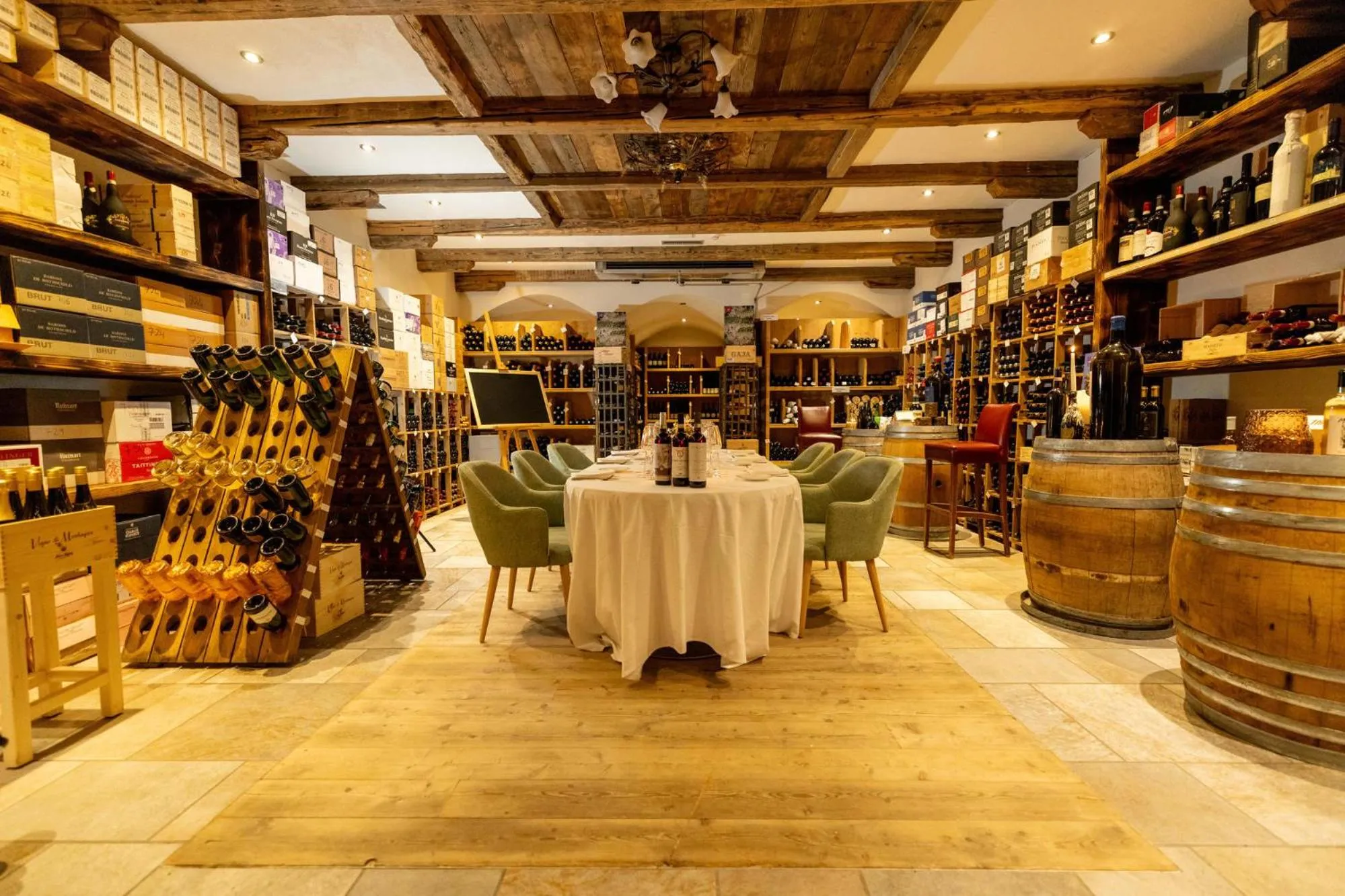 Restaurant/places to eat in Hotel Lac Salin Spa & Mountain Resort