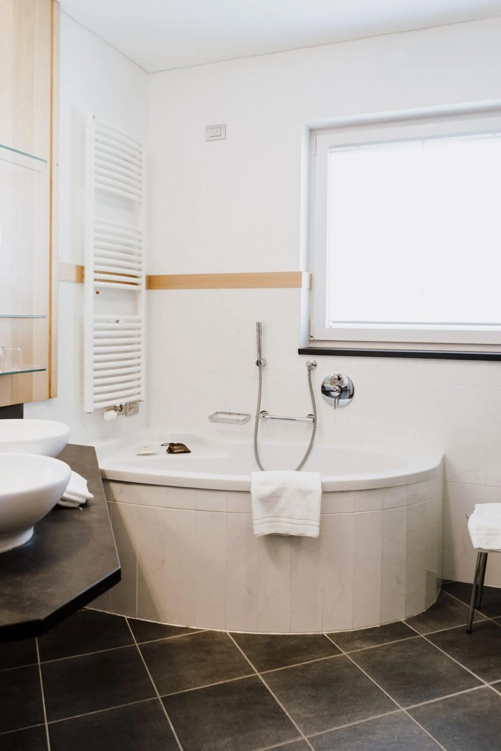 Shower in Hotel Lac Salin Spa & Mountain Resort