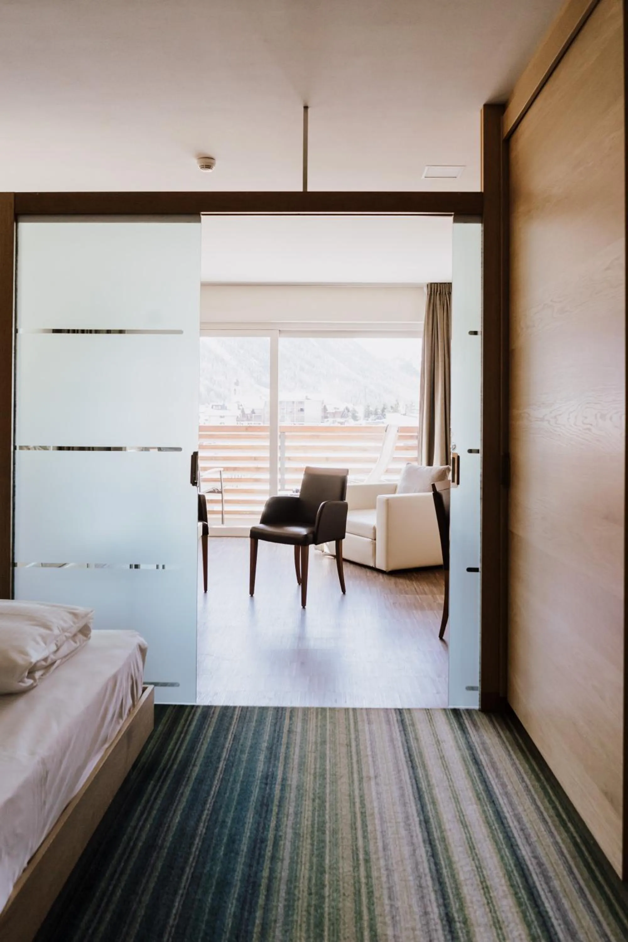 Balcony/Terrace, Bed in Hotel Lac Salin Spa & Mountain Resort