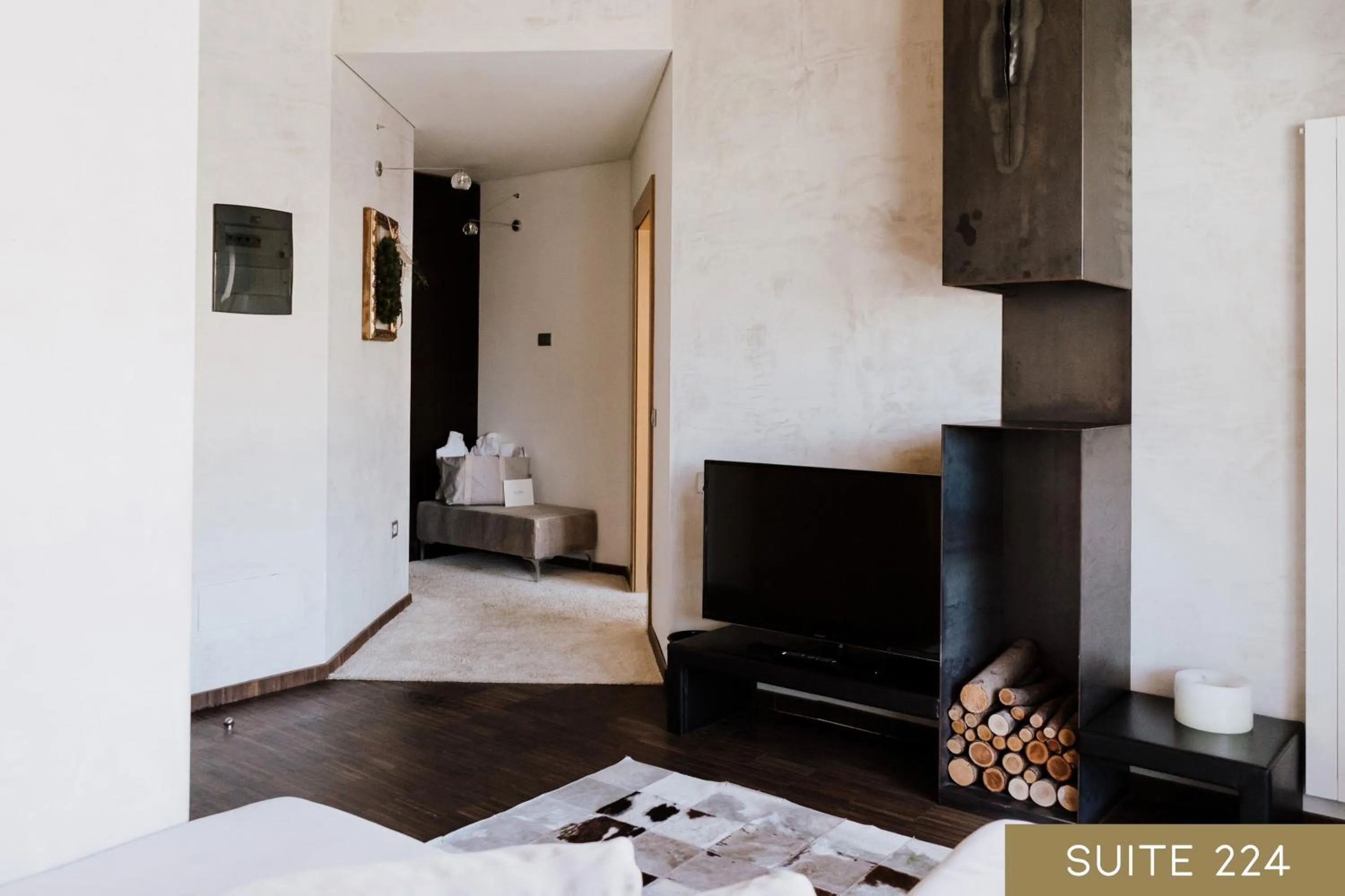 Living room, Bed in Hotel Lac Salin Spa & Mountain Resort