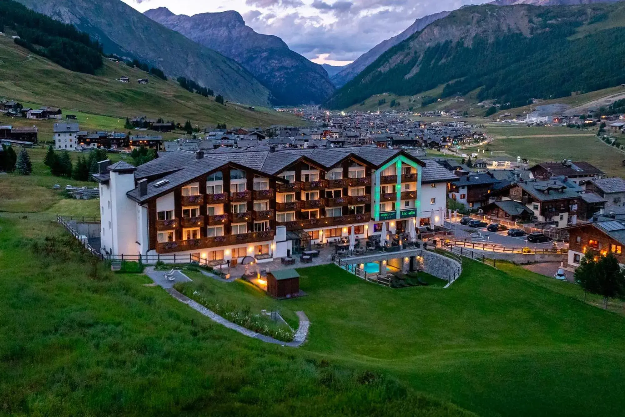 Property building in Hotel Lac Salin Spa & Mountain Resort Property building in Hotel Lac Salin Spa & Mountain Resort