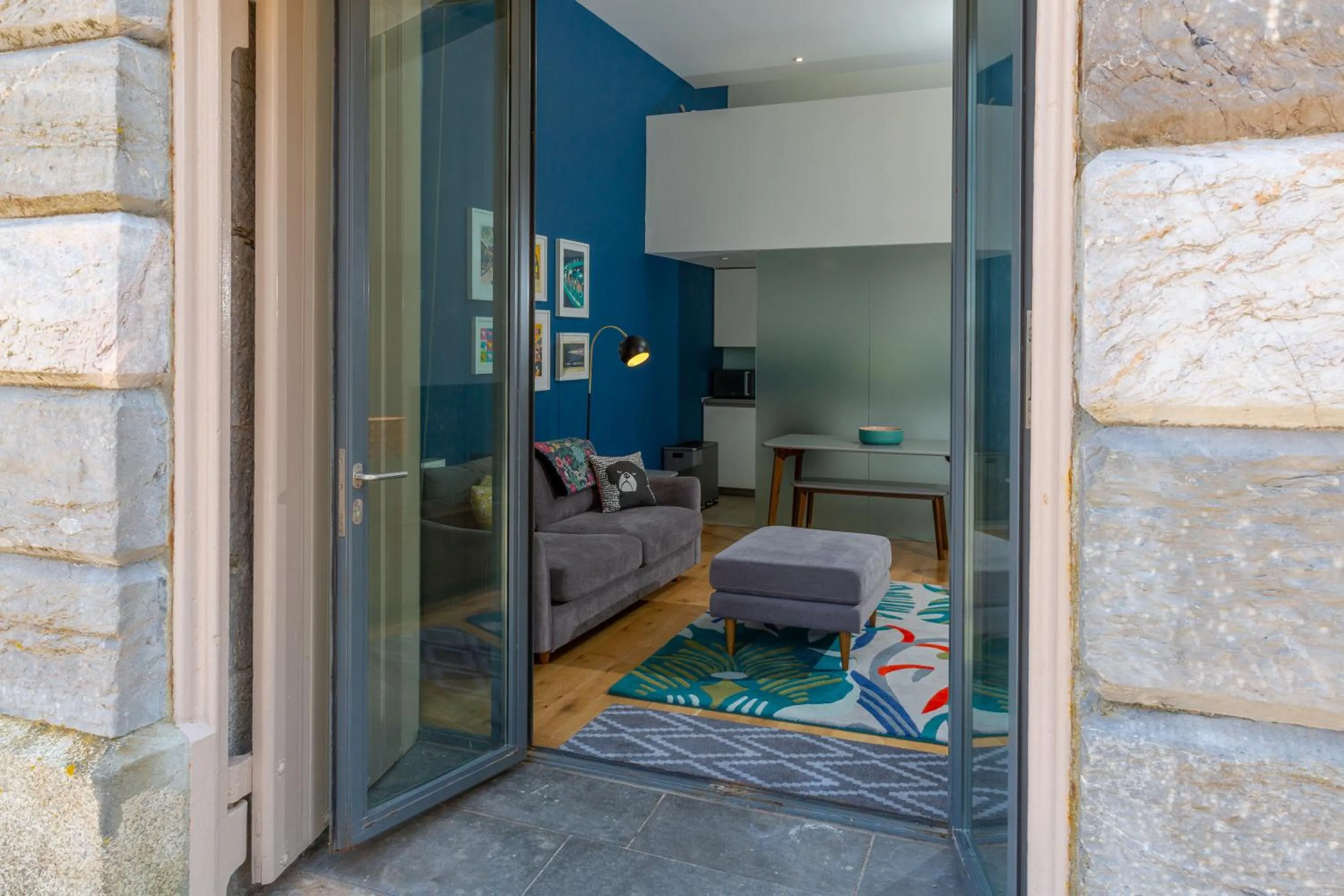 Living room, Bed in 2 Bed- Pureserviced 5 Brewhouse