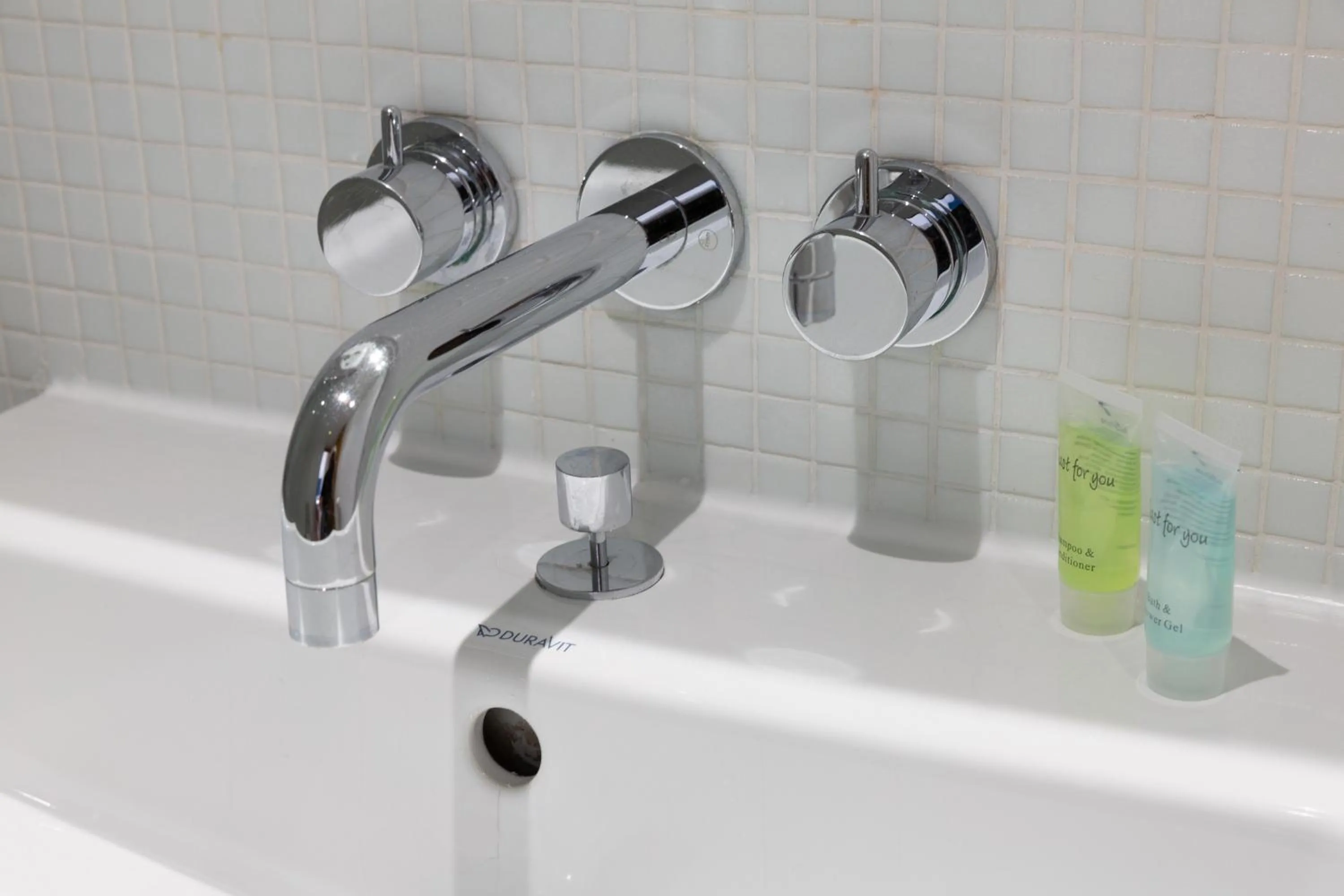 Bathroom in 2 Bed- Pureserviced 5 Brewhouse