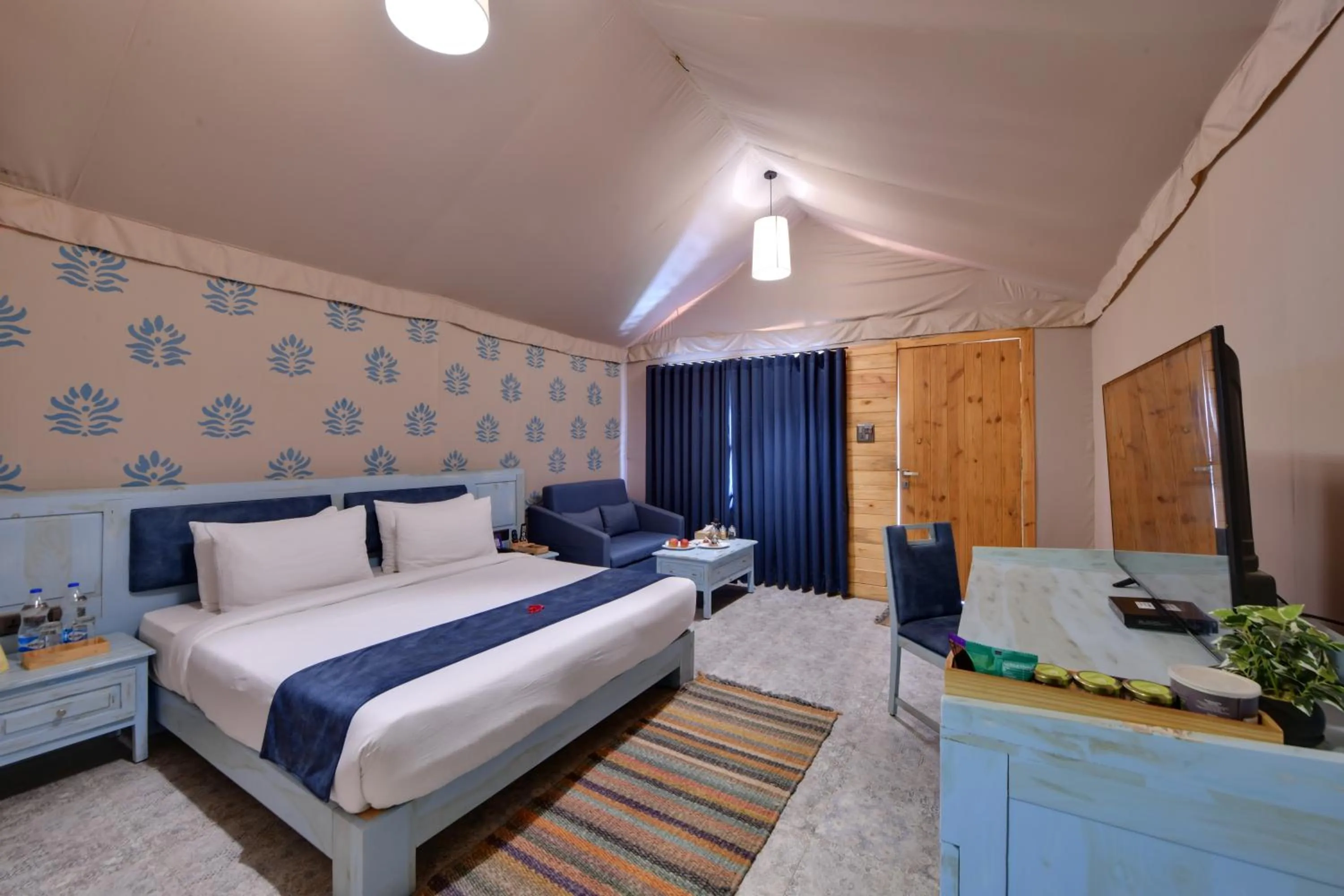 Photo of the whole room, Bed in The Fern Seaside Luxurious Tent Resort Diu