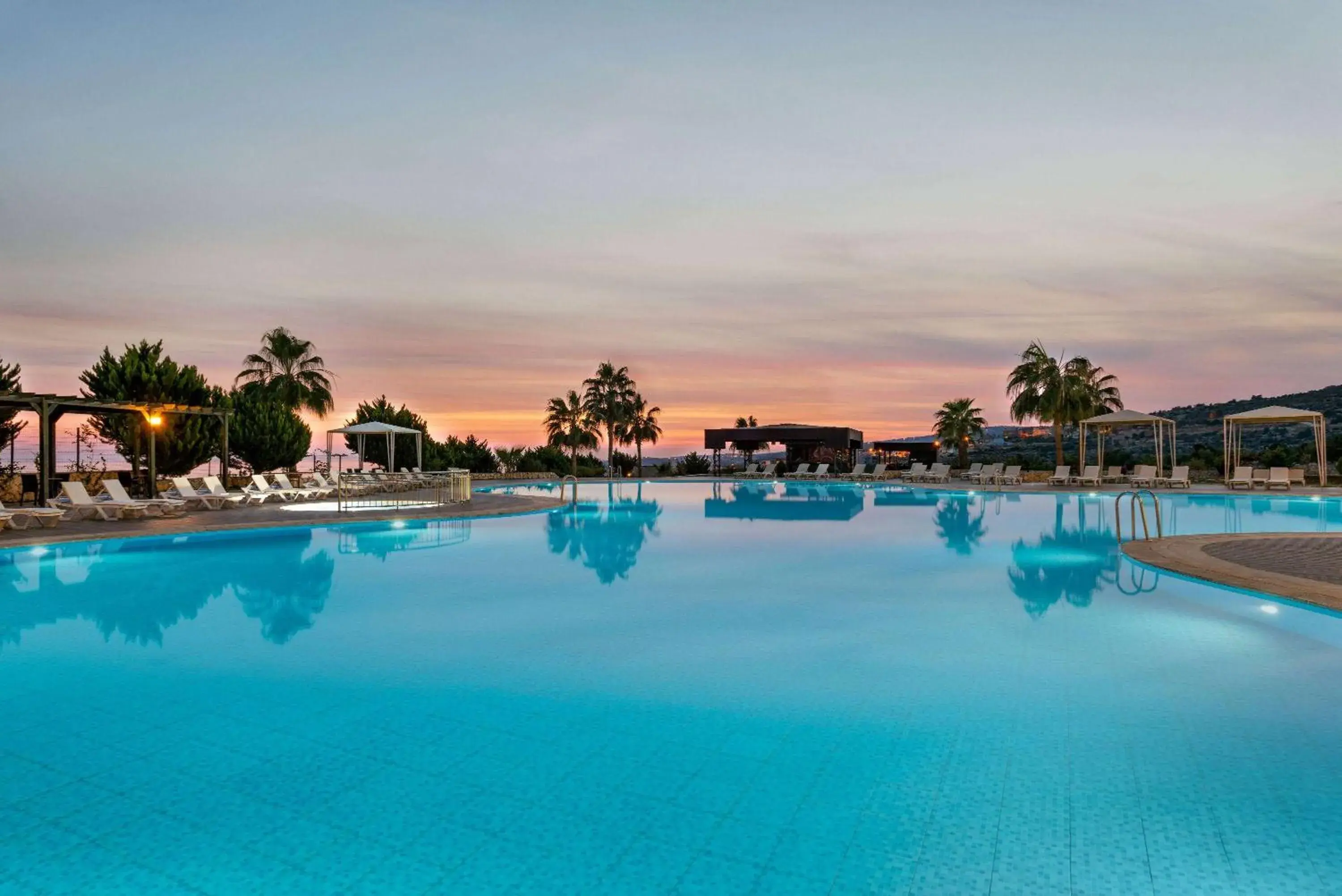 Swimming pool in Ramada Resort By Wyndham Kizkalesi Swimming pool in Ramada Resort By Wyndham Kizkalesi