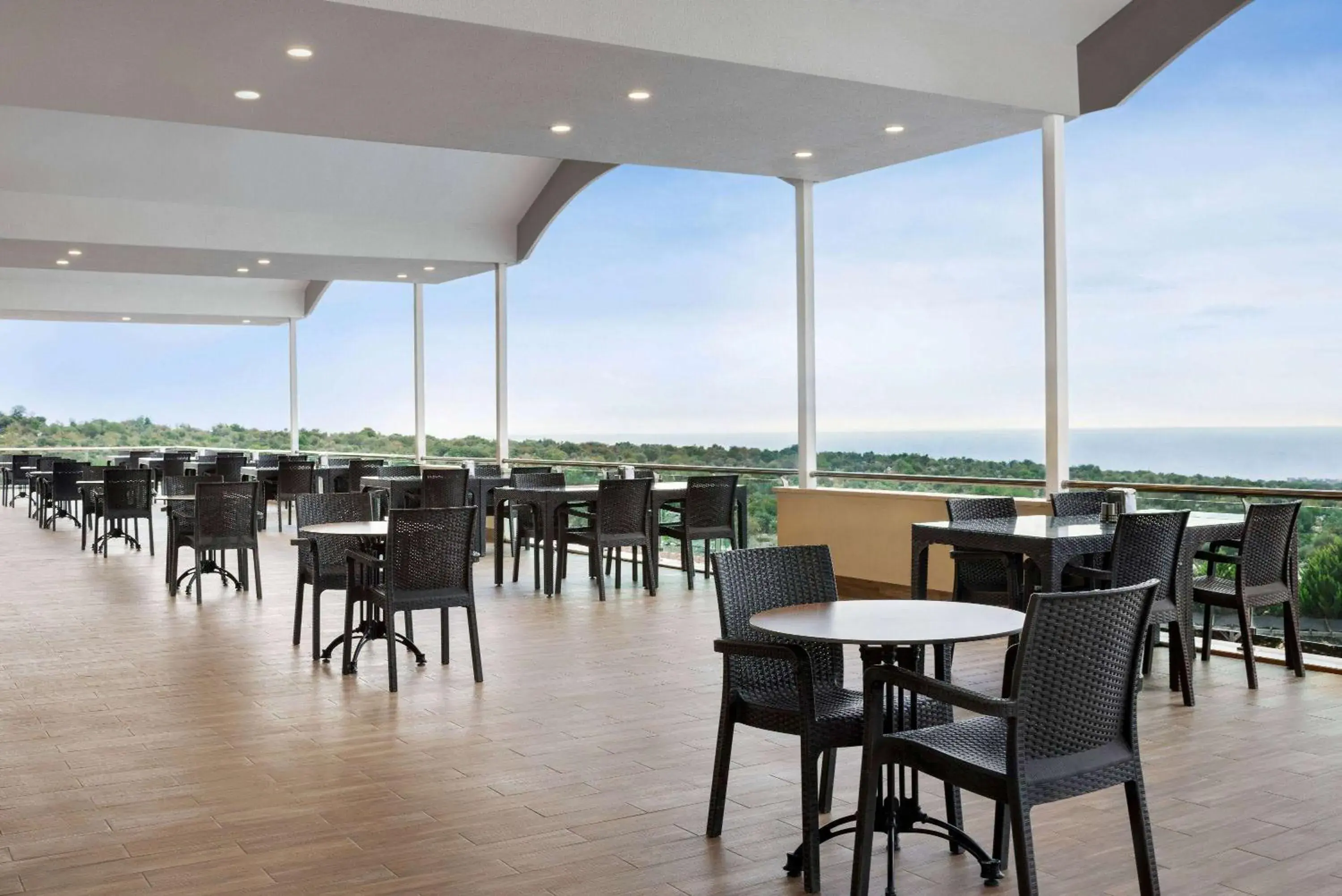 Restaurant/places to eat in Ramada Resort By Wyndham Kizkalesi Restaurant/places to eat in Ramada Resort By Wyndham Kizkalesi