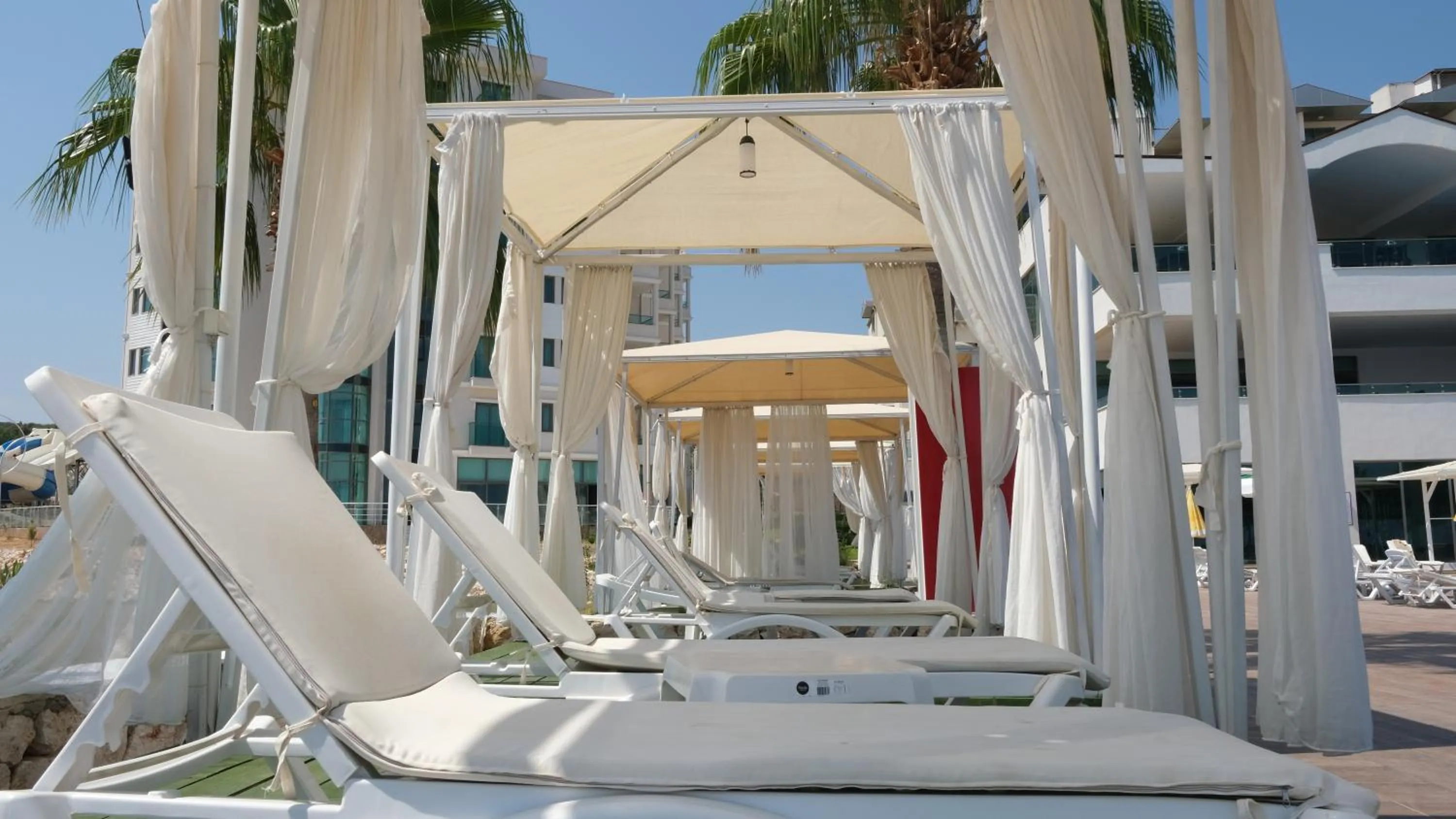 Swimming pool in Ramada Resort By Wyndham Kizkalesi