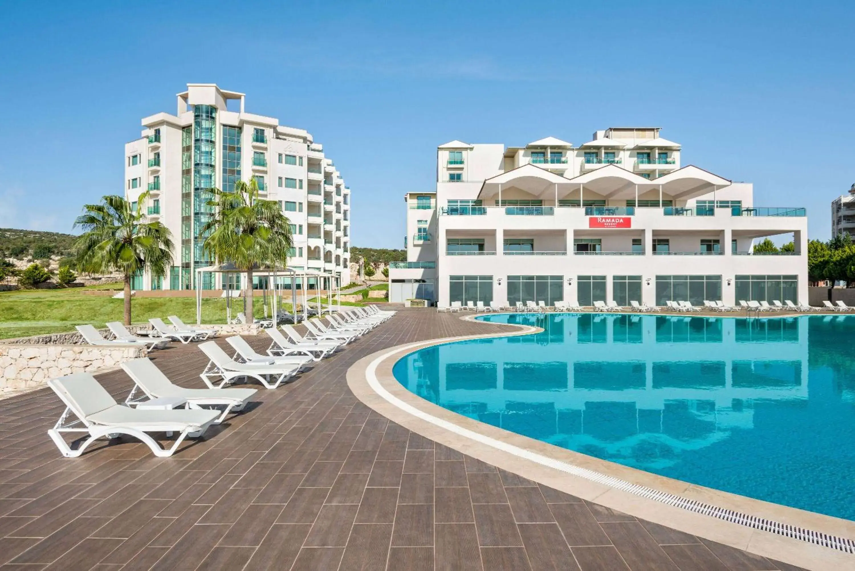 Property building in Ramada Resort By Wyndham Kizkalesi Property building in Ramada Resort By Wyndham Kizkalesi